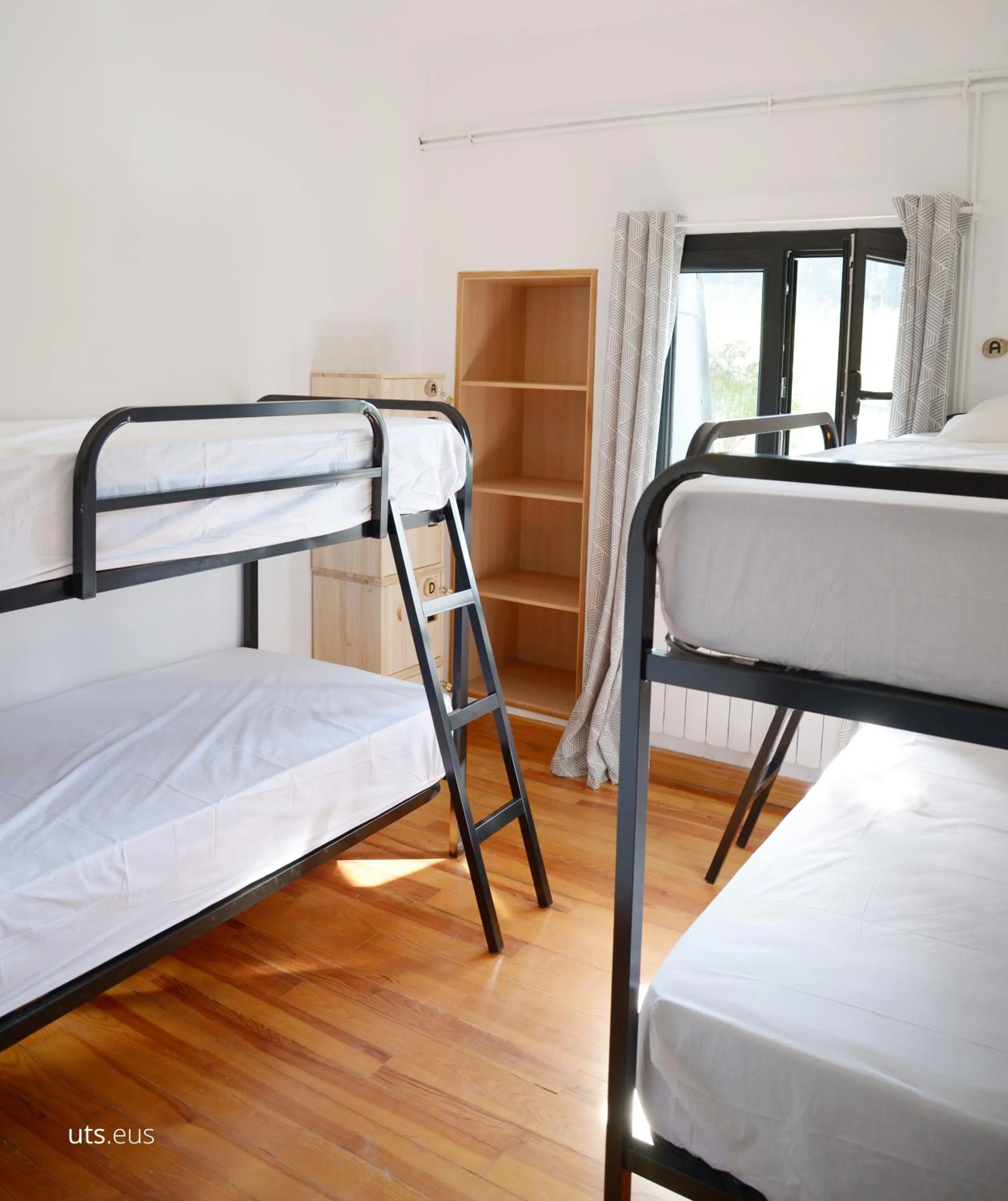 Bedroom, Bed in ABARAXKA HOSTEL Disfruta la Vía Verde del Urola hasta la Playa - Naturaleza Montañas y Riqueza Cultural