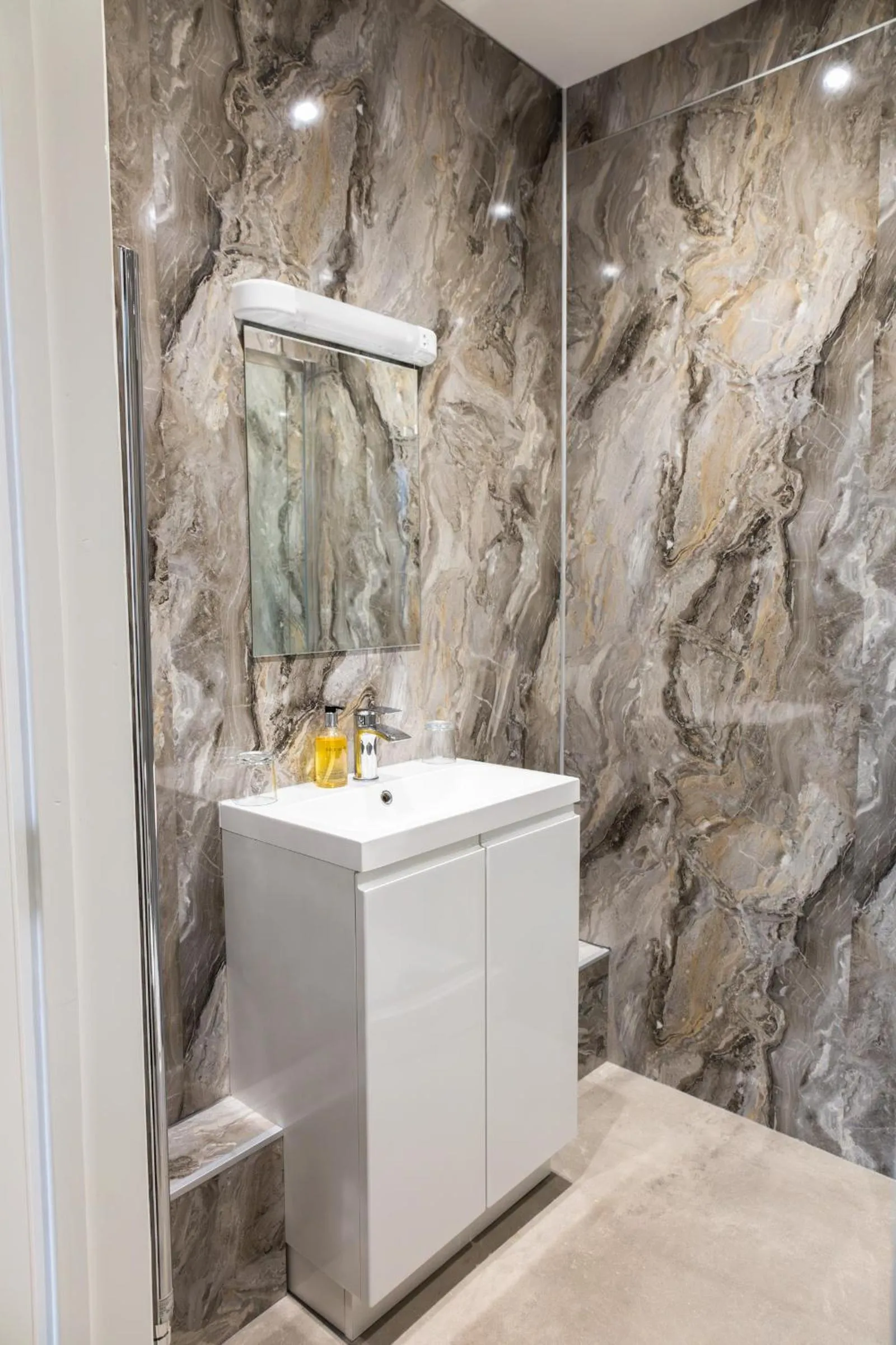 Bathroom in Carlton House Guesthouse