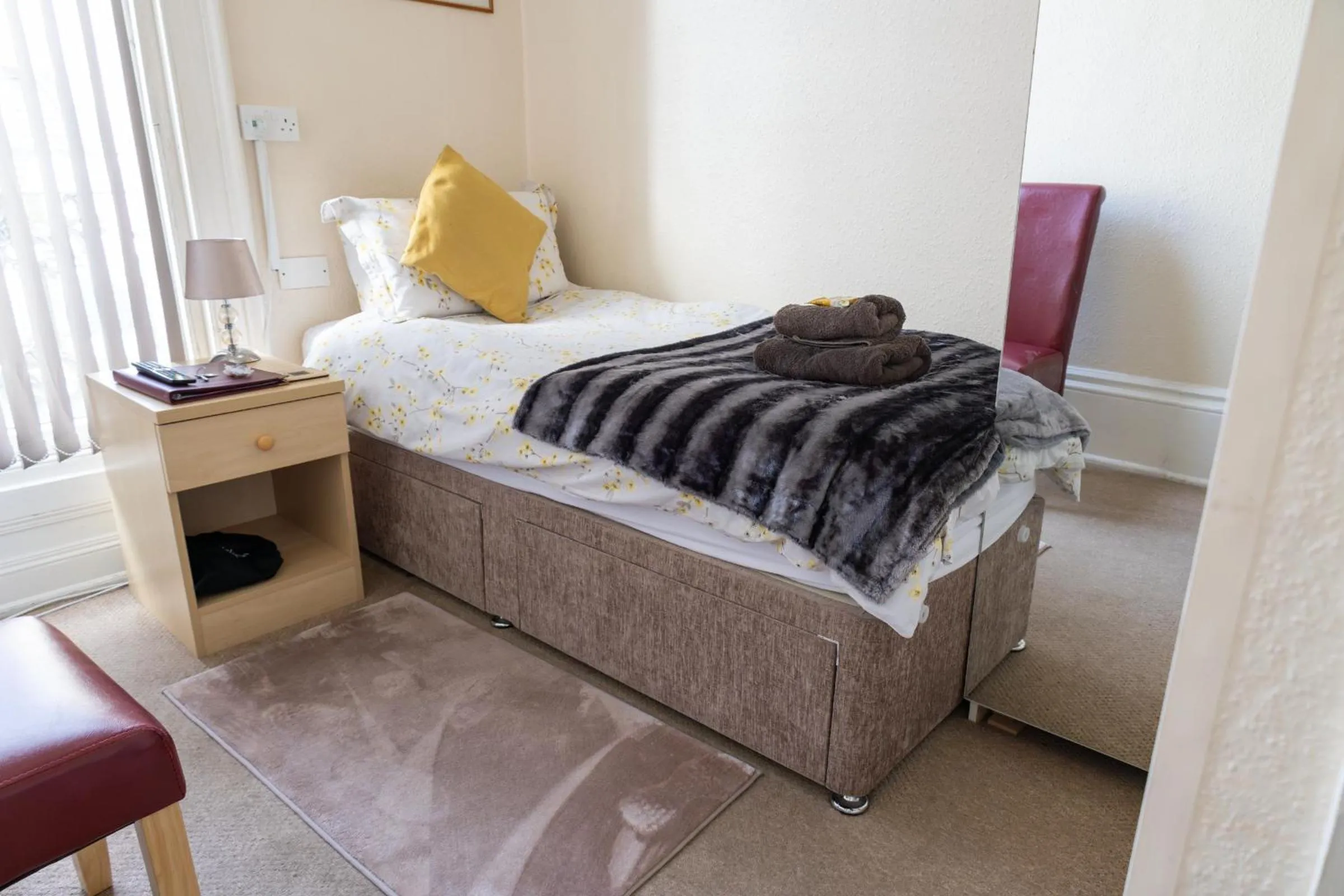 Bedroom, Bed in Carlton House Guesthouse