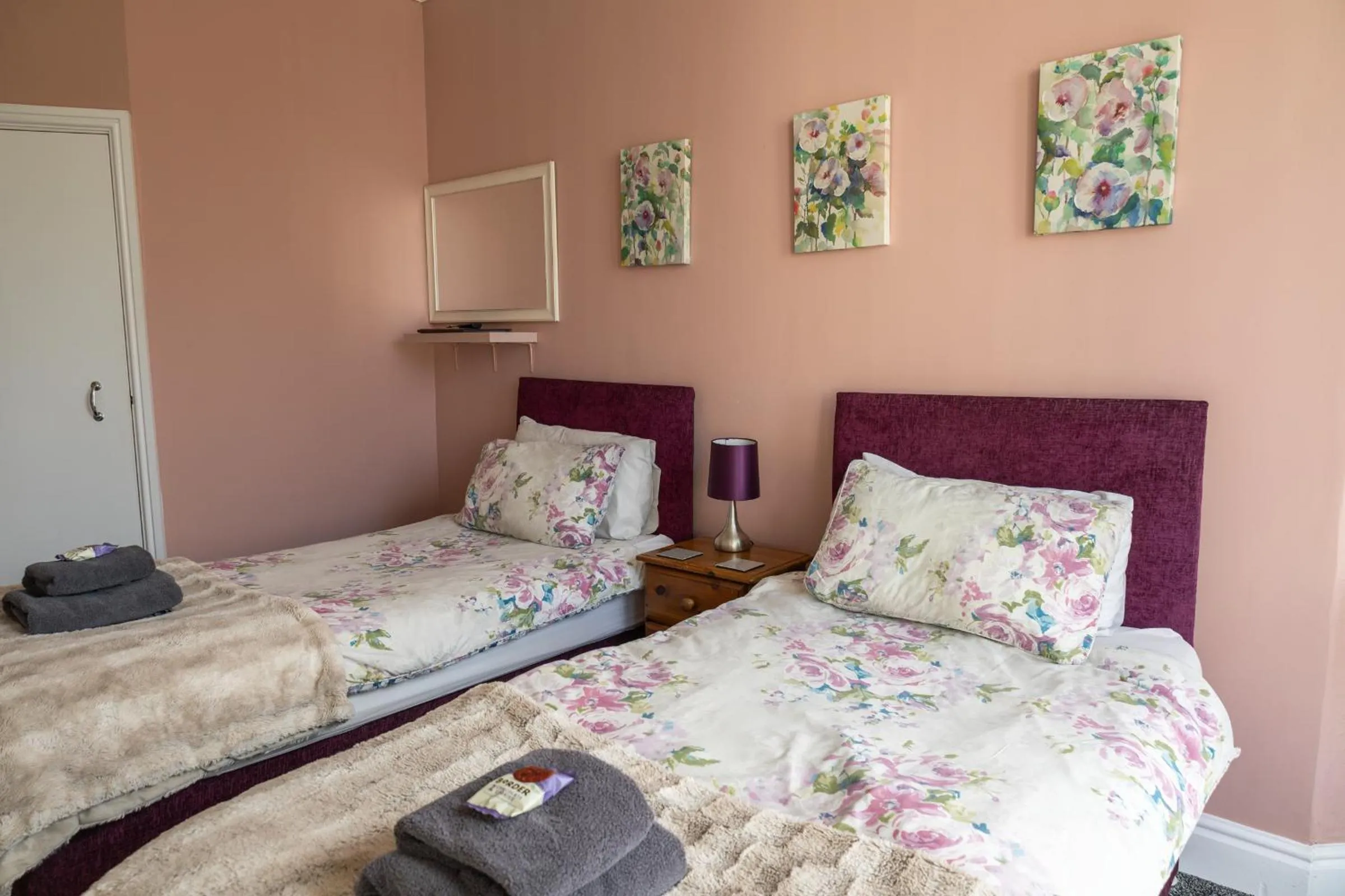 Bedroom, Bed in Carlton House Guesthouse
