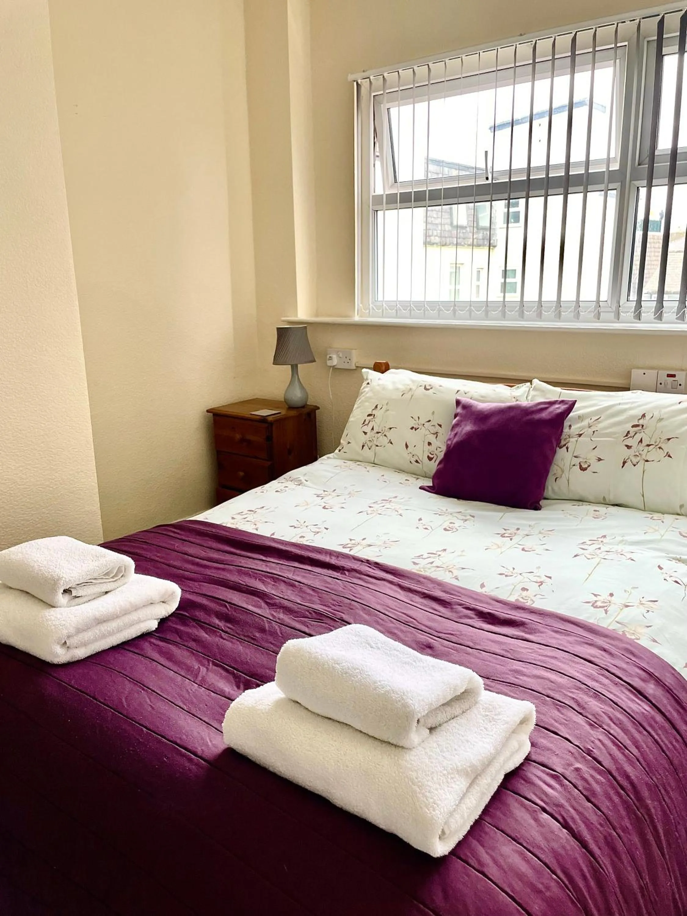 Bedroom, Bed in Carlton House Guesthouse