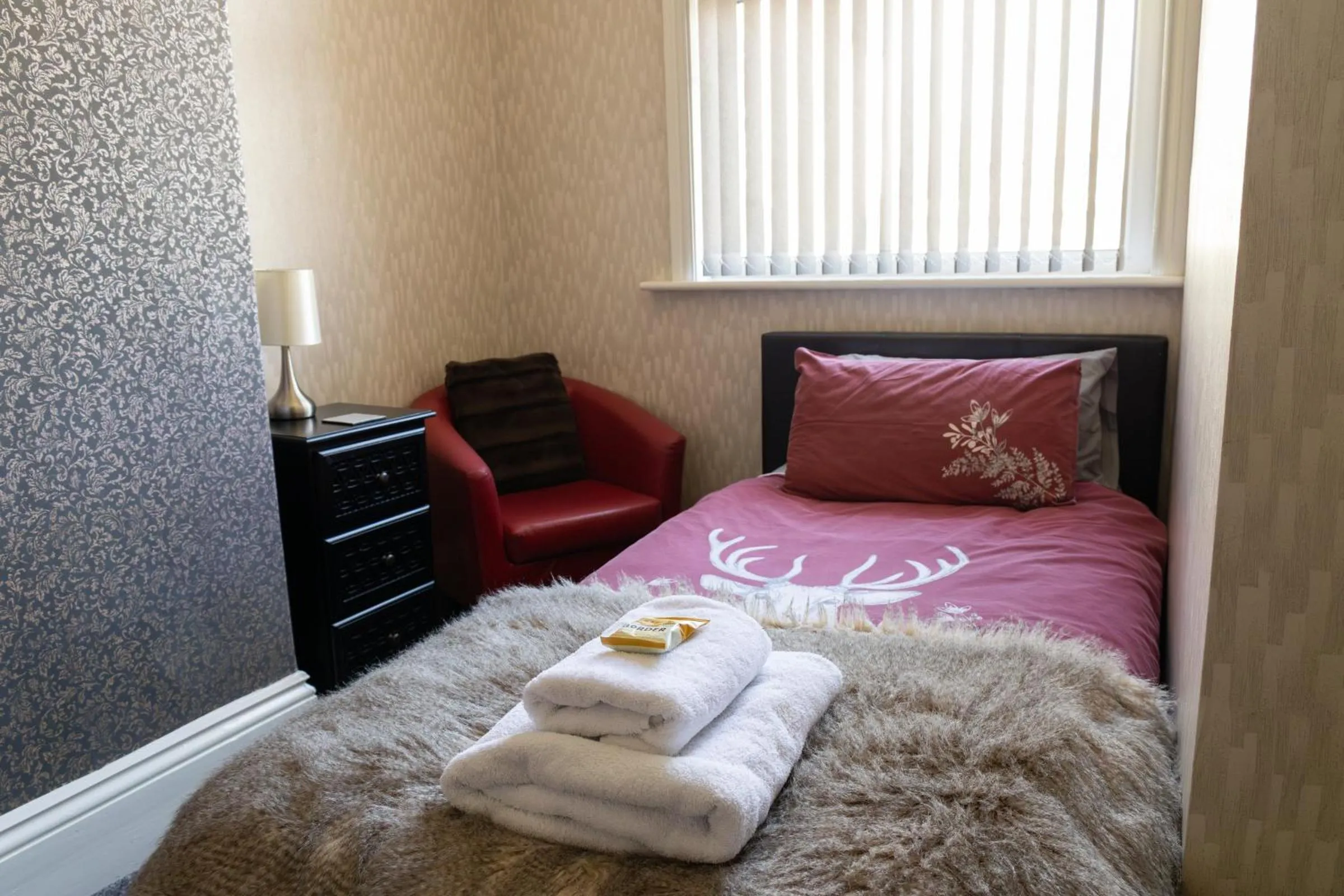 Bedroom, Bed in Carlton House Guesthouse
