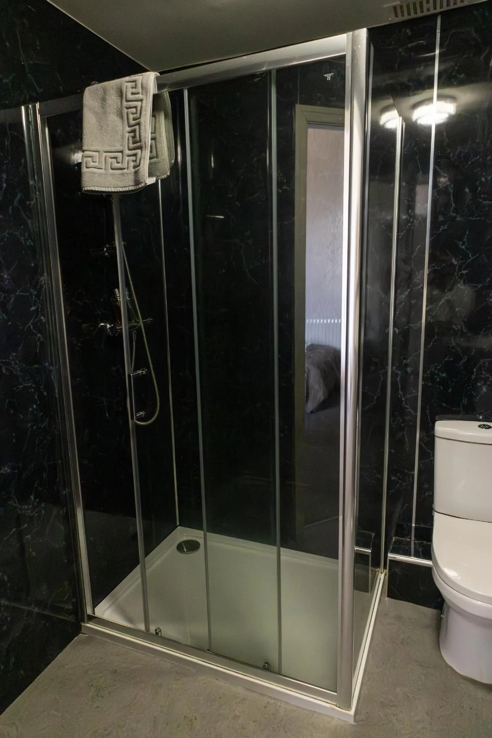 Bathroom in Carlton House Guesthouse