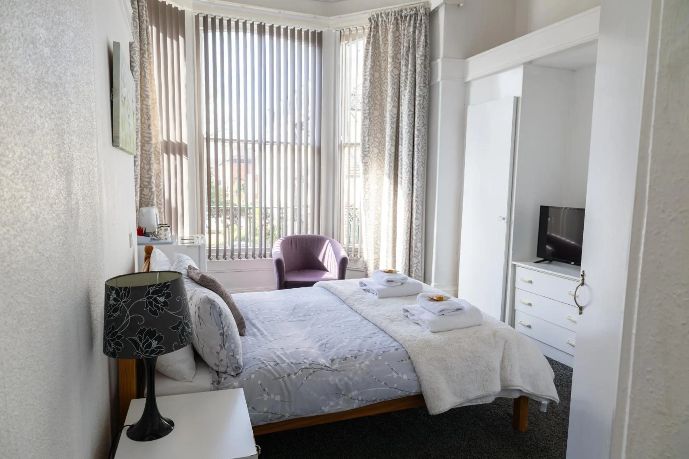 Bedroom, Bed in Carlton House Guesthouse