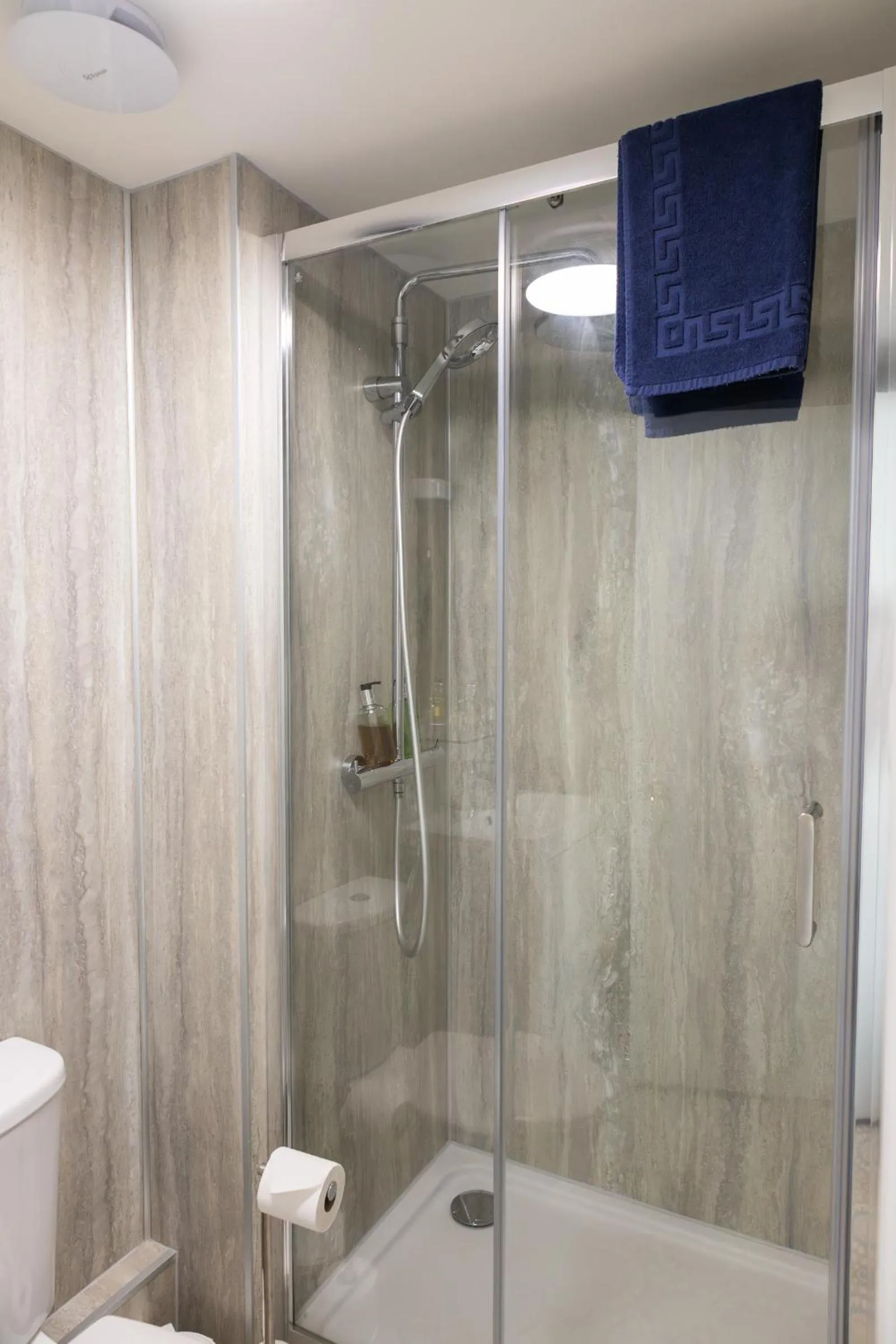 Bathroom in Carlton House Guesthouse