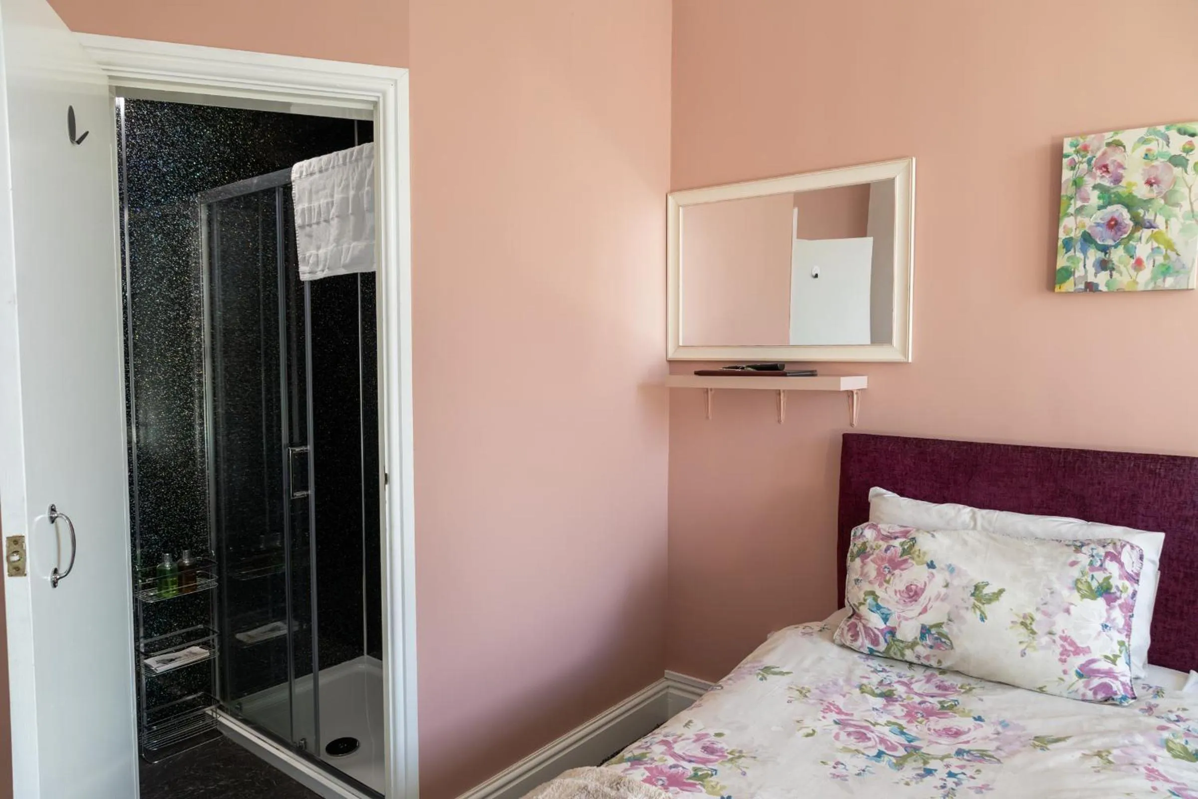 Bathroom, Bed in Carlton House Guesthouse