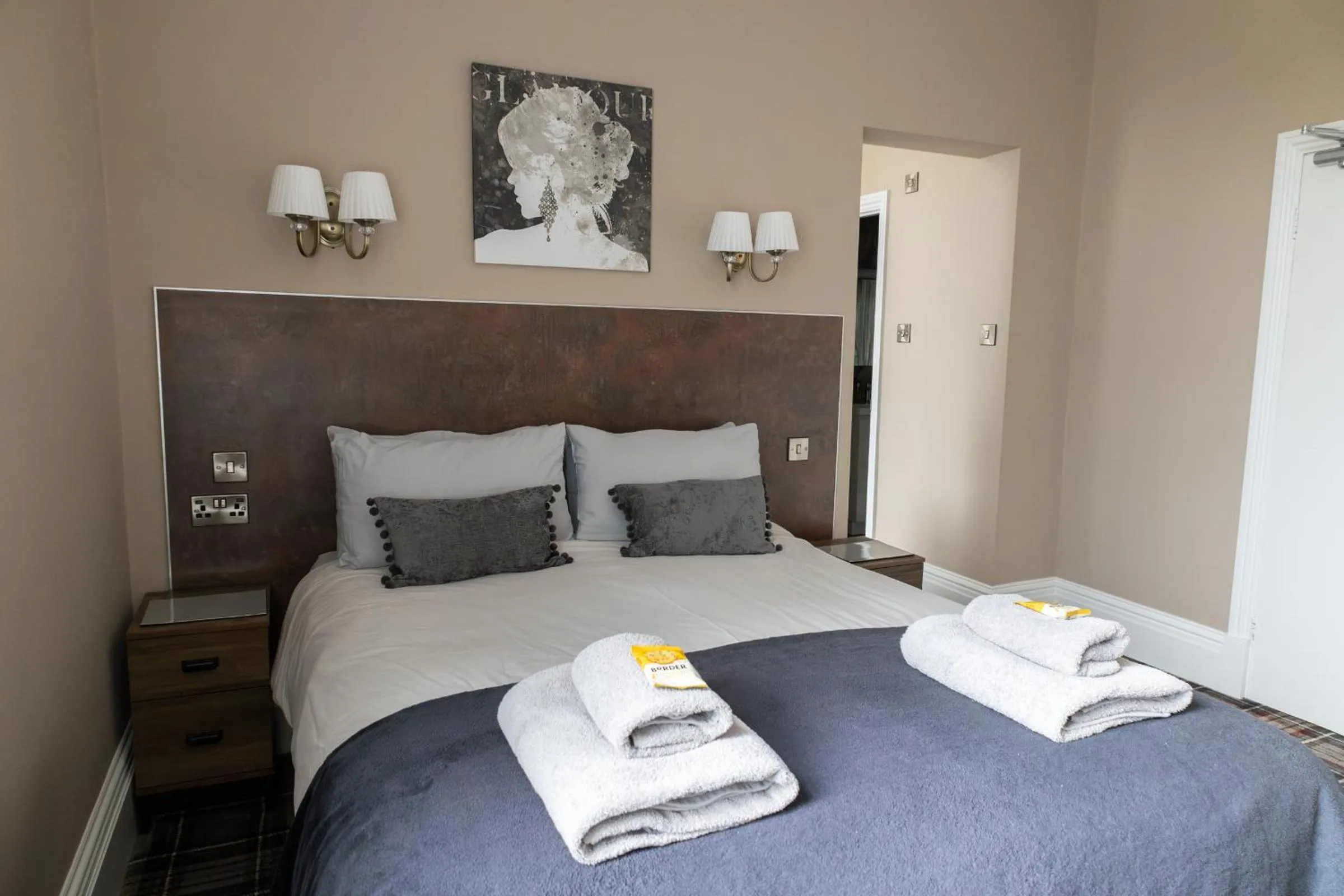 Bedroom, Bed in Carlton House Guesthouse