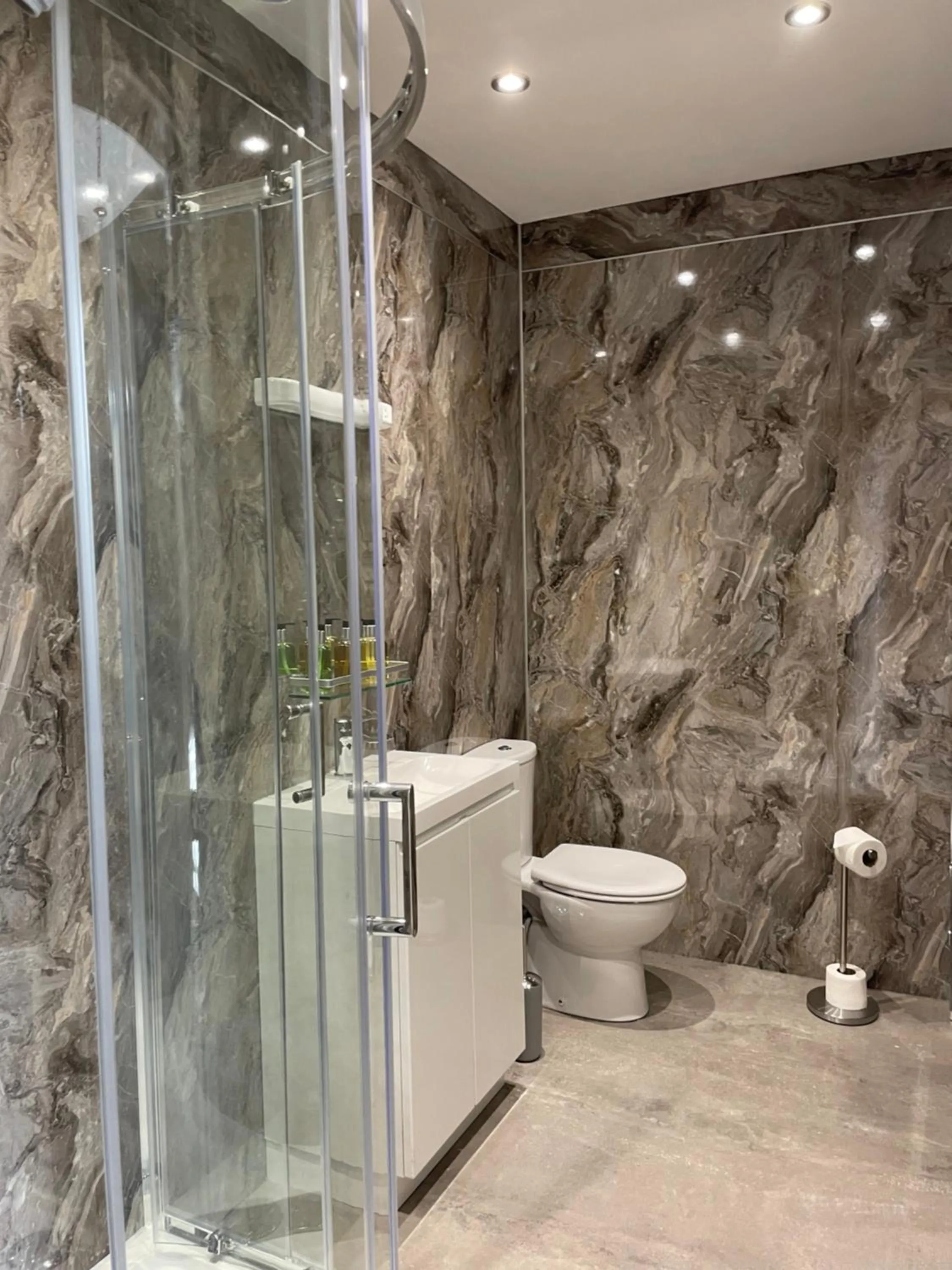 Bathroom in Carlton House Guesthouse