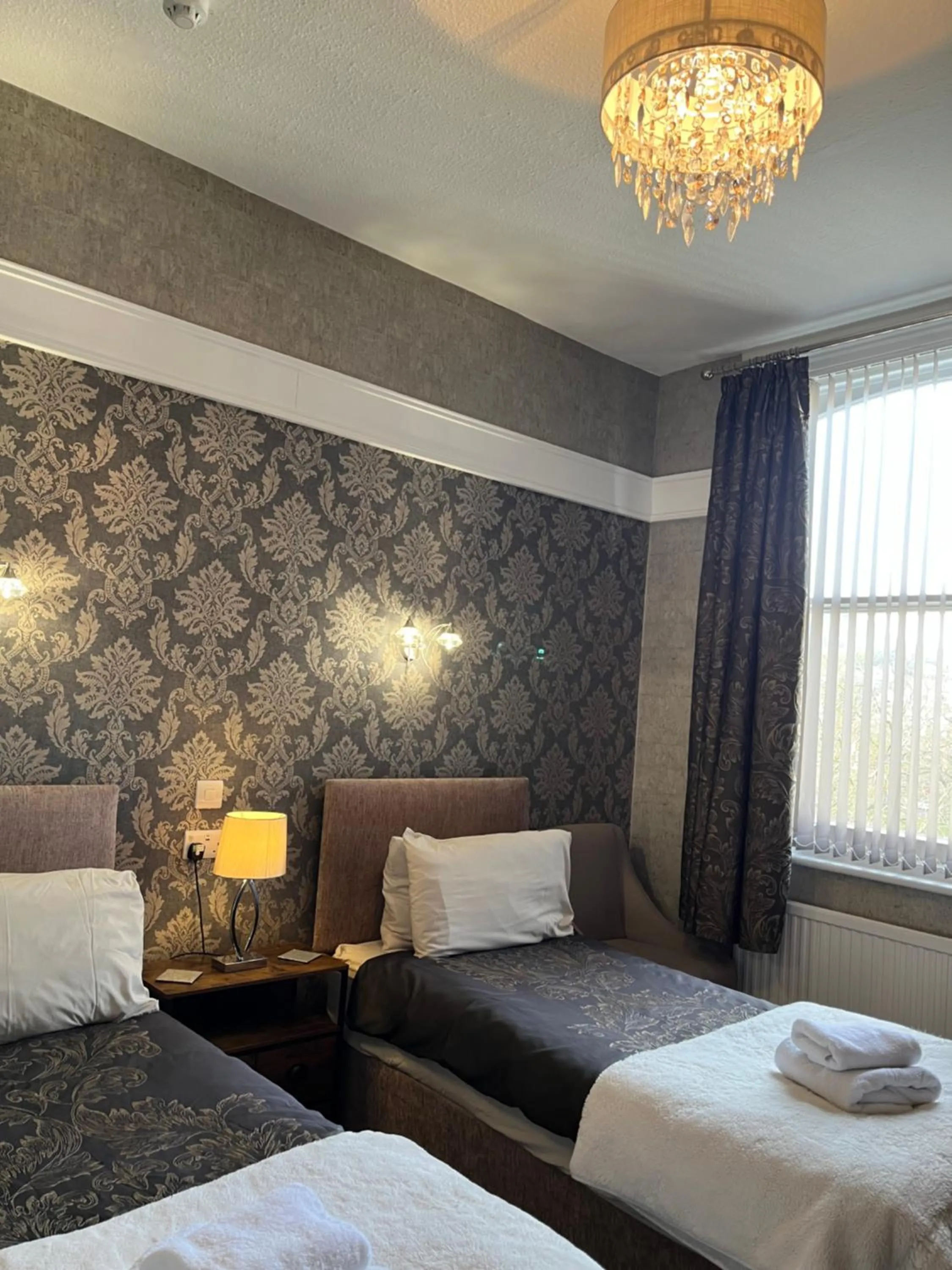 Bedroom, Bed in Carlton House Guesthouse