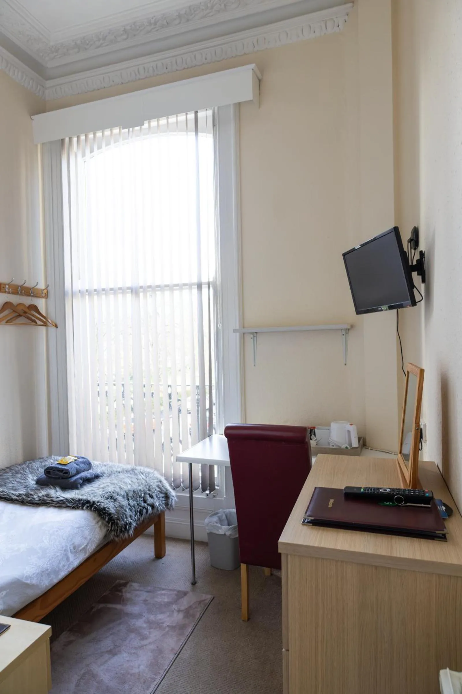 Bedroom, Bed in Carlton House Guesthouse
