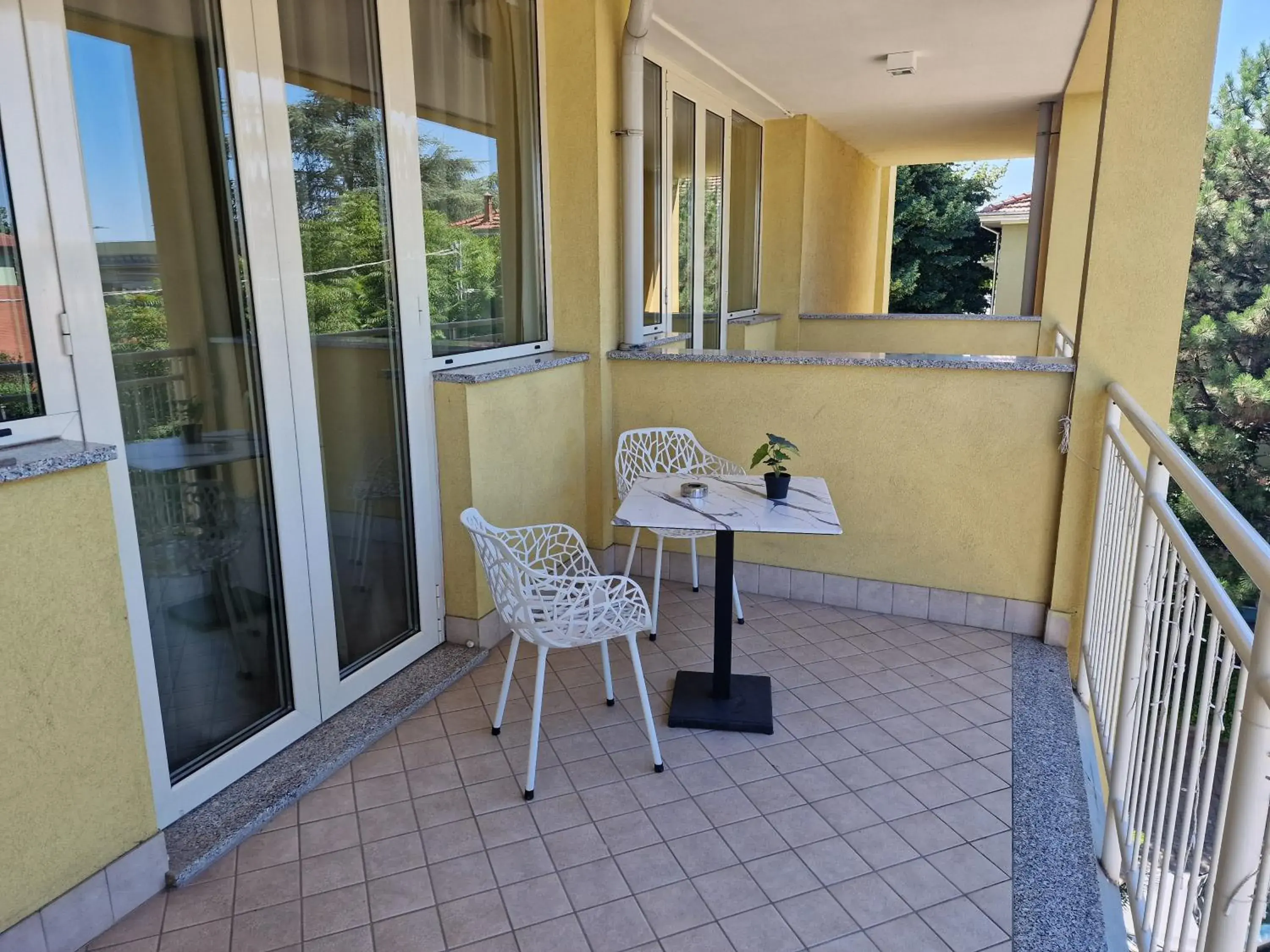 Deluxe Double or Twin Room with Balcony in Hotel Giallo Deluxe Double or Twin Room with Balcony in Hotel Giallo