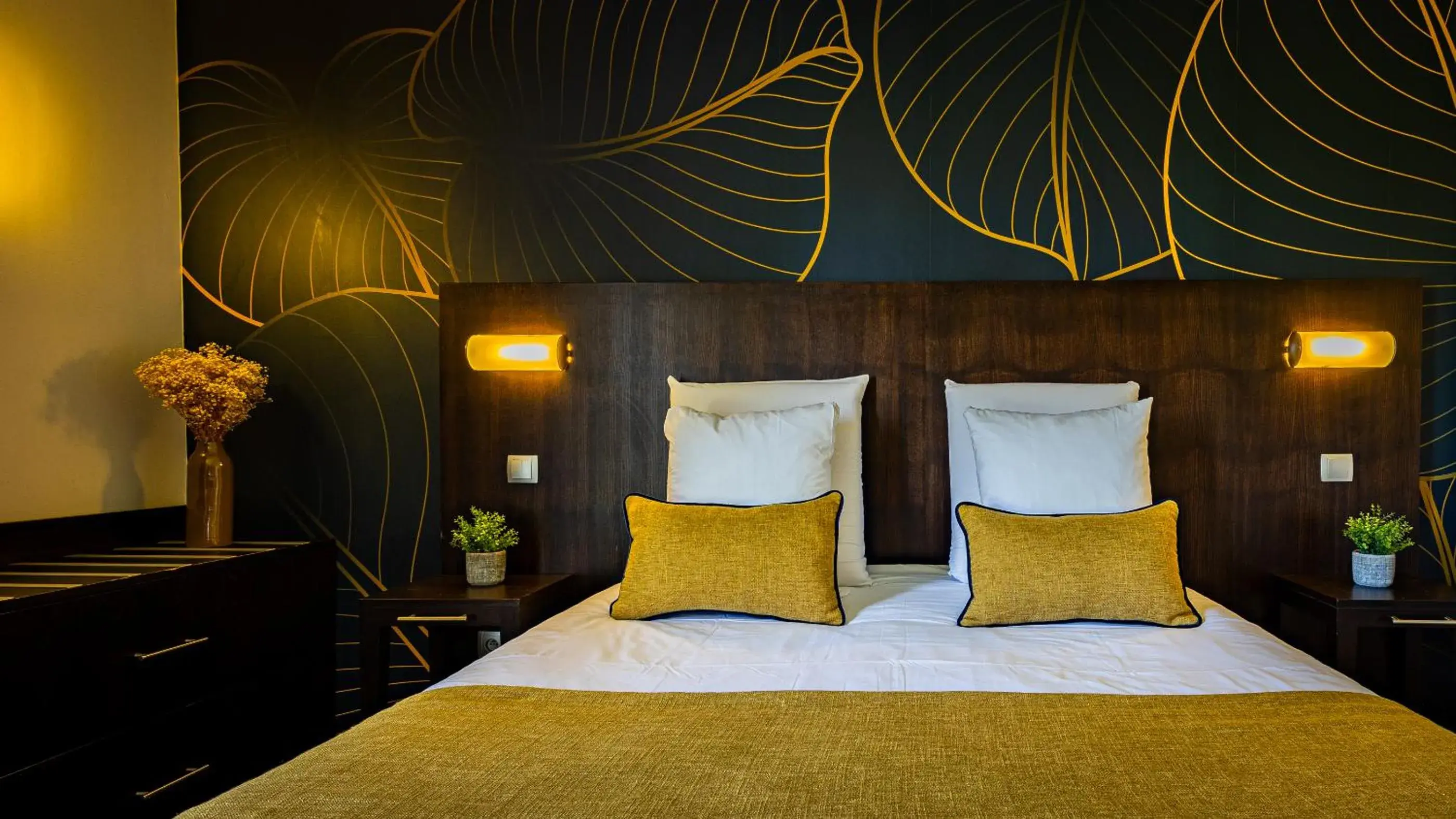 Property building, Bed in Logis Hostellerie D'Aussois Property building, Bed in Logis Hostellerie D'Aussois