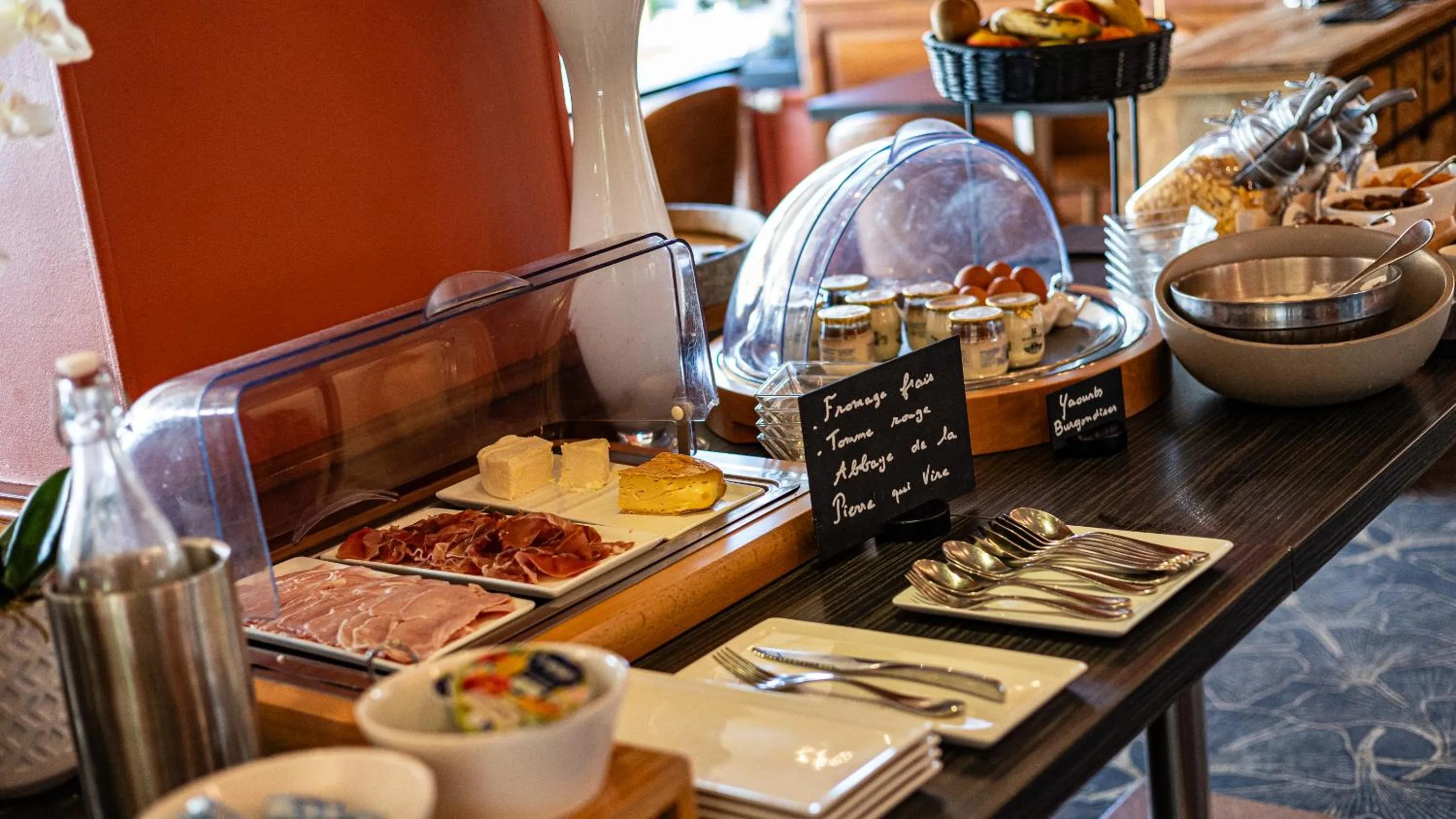 Breakfast in Logis Hostellerie D'Aussois