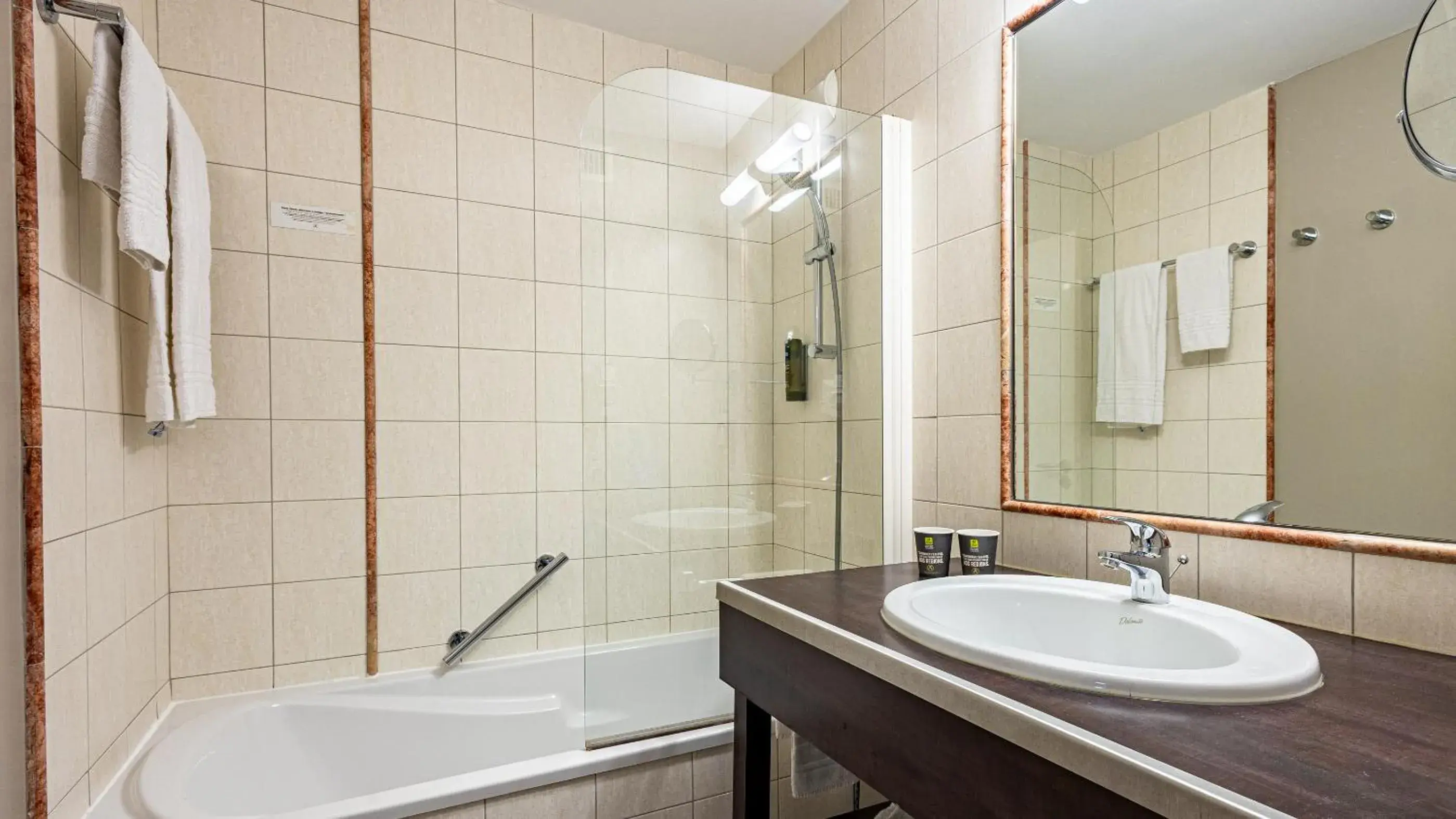 Property building in Logis Hostellerie D'Aussois Property building in Logis Hostellerie D'Aussois