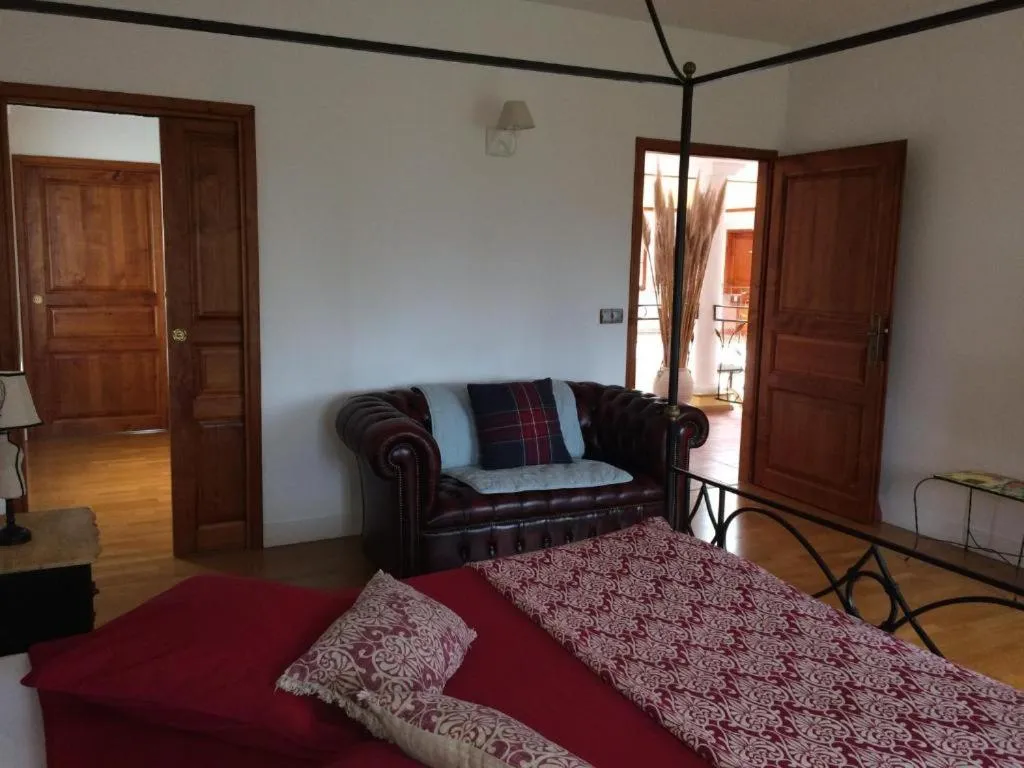 Photo of the whole room, Bed in CoTTAGE LA VILLA BOLERO
