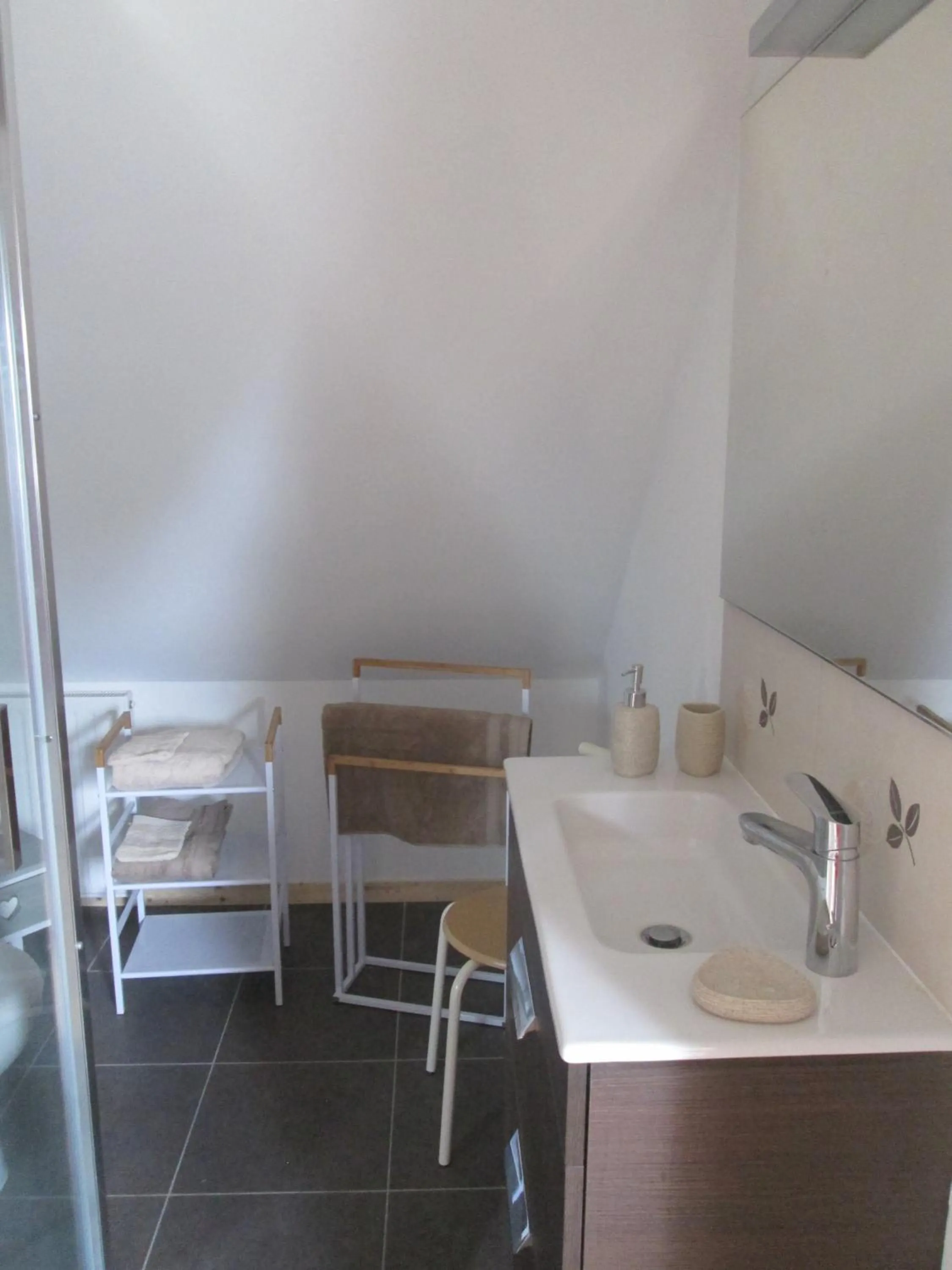 Bathroom in Les Coquelicots