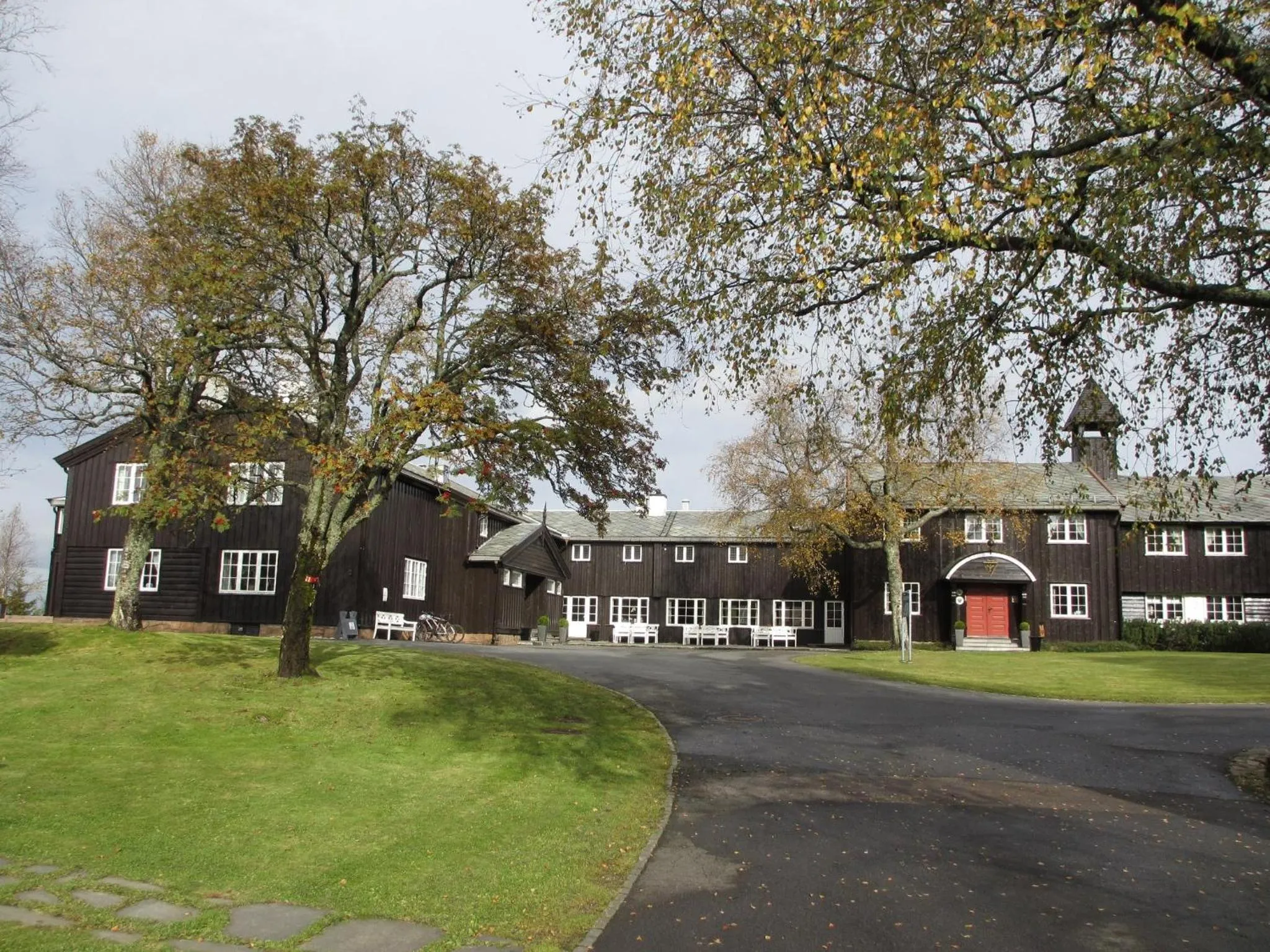 Facade/entrance in Lysebu Hotel
