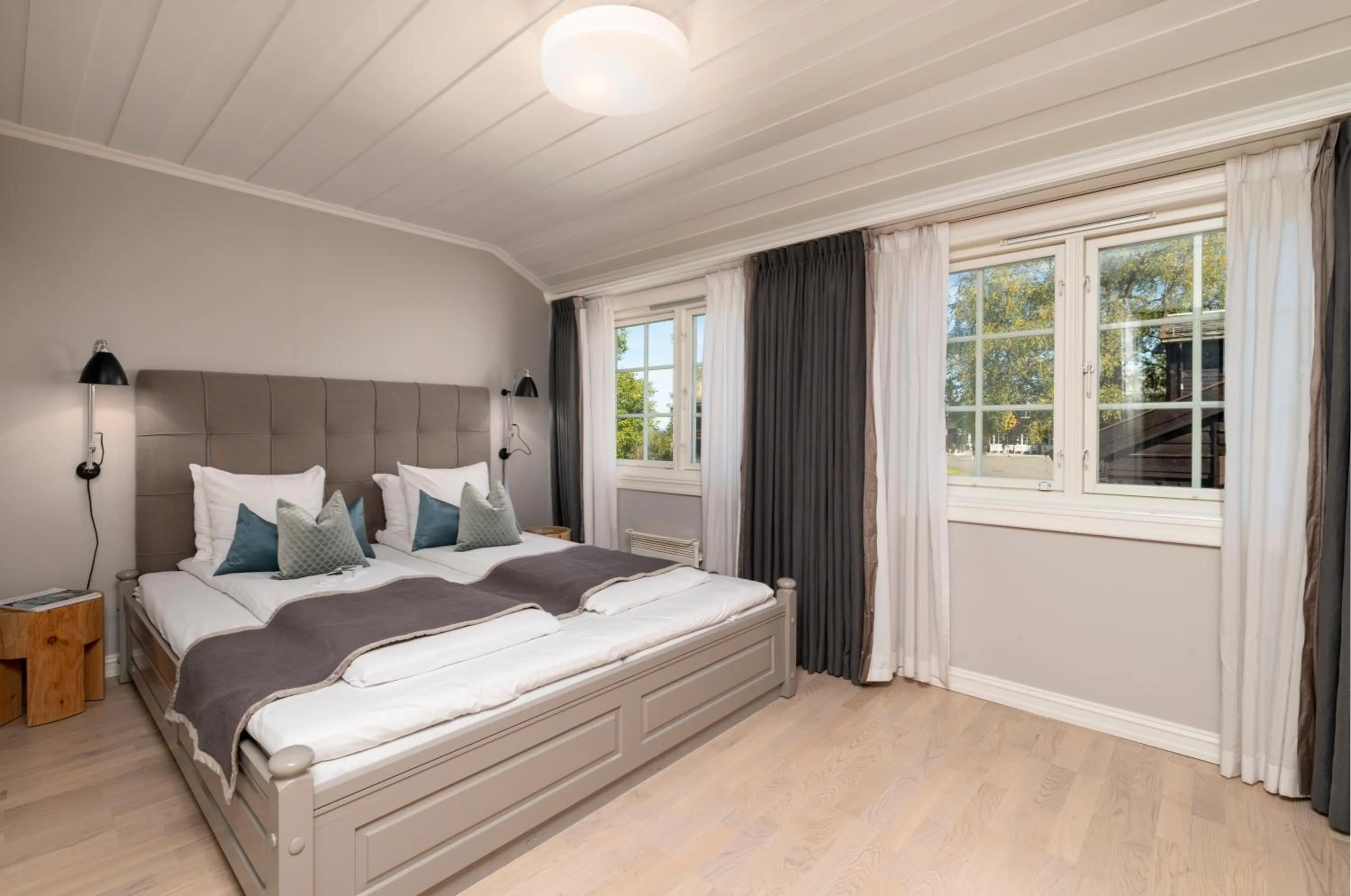 Photo of the whole room, Bed in Lysebu Hotel