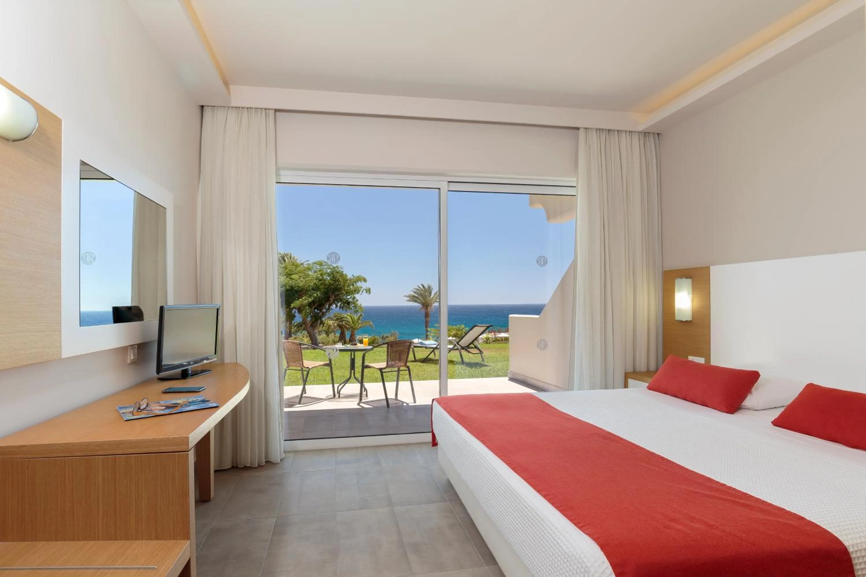 Garden view, Bed in Rodos Princess Beach Hotel