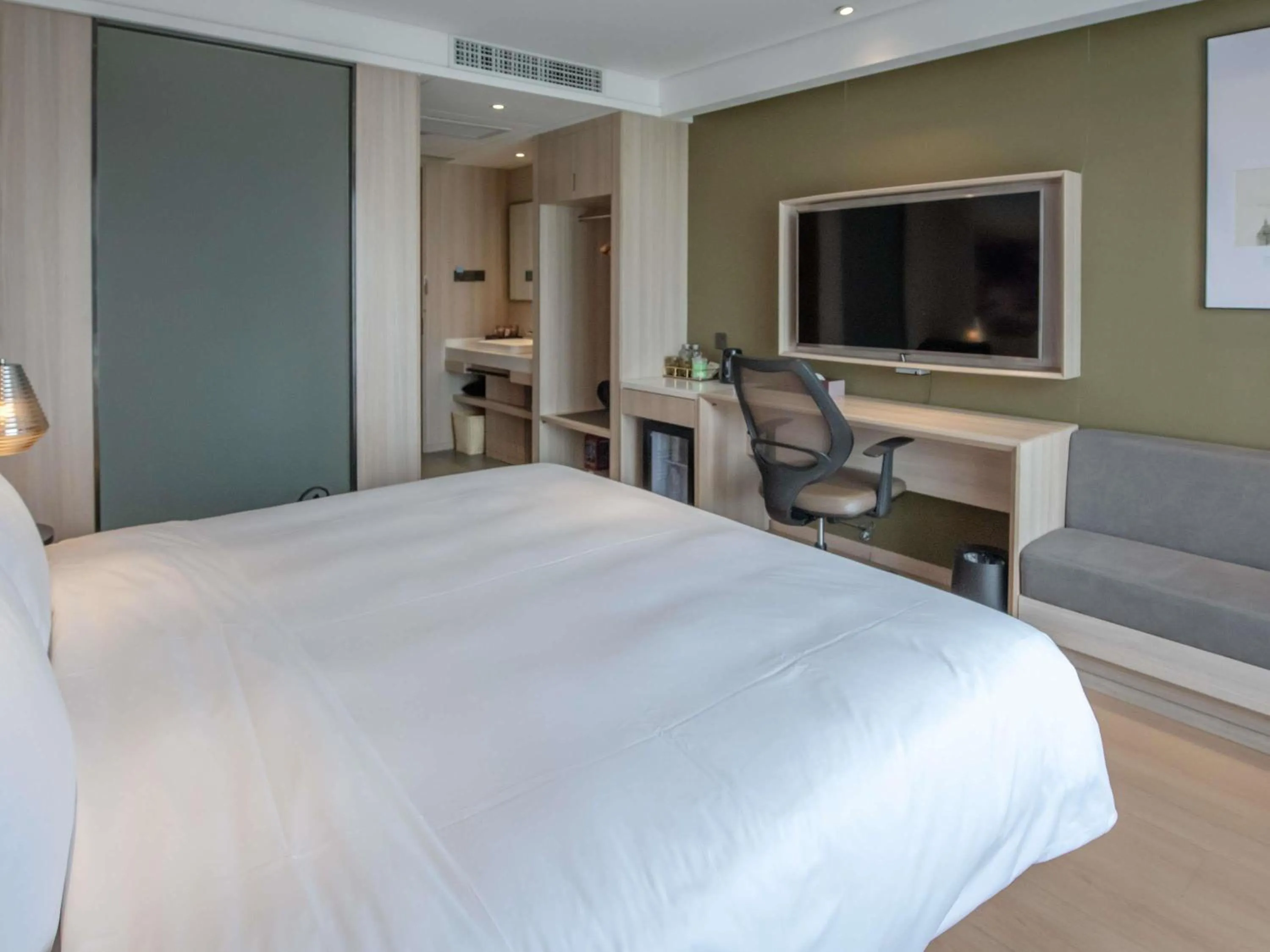 Bedroom, Bed in Mercure Shanghai Pudong Zhangjiang Park