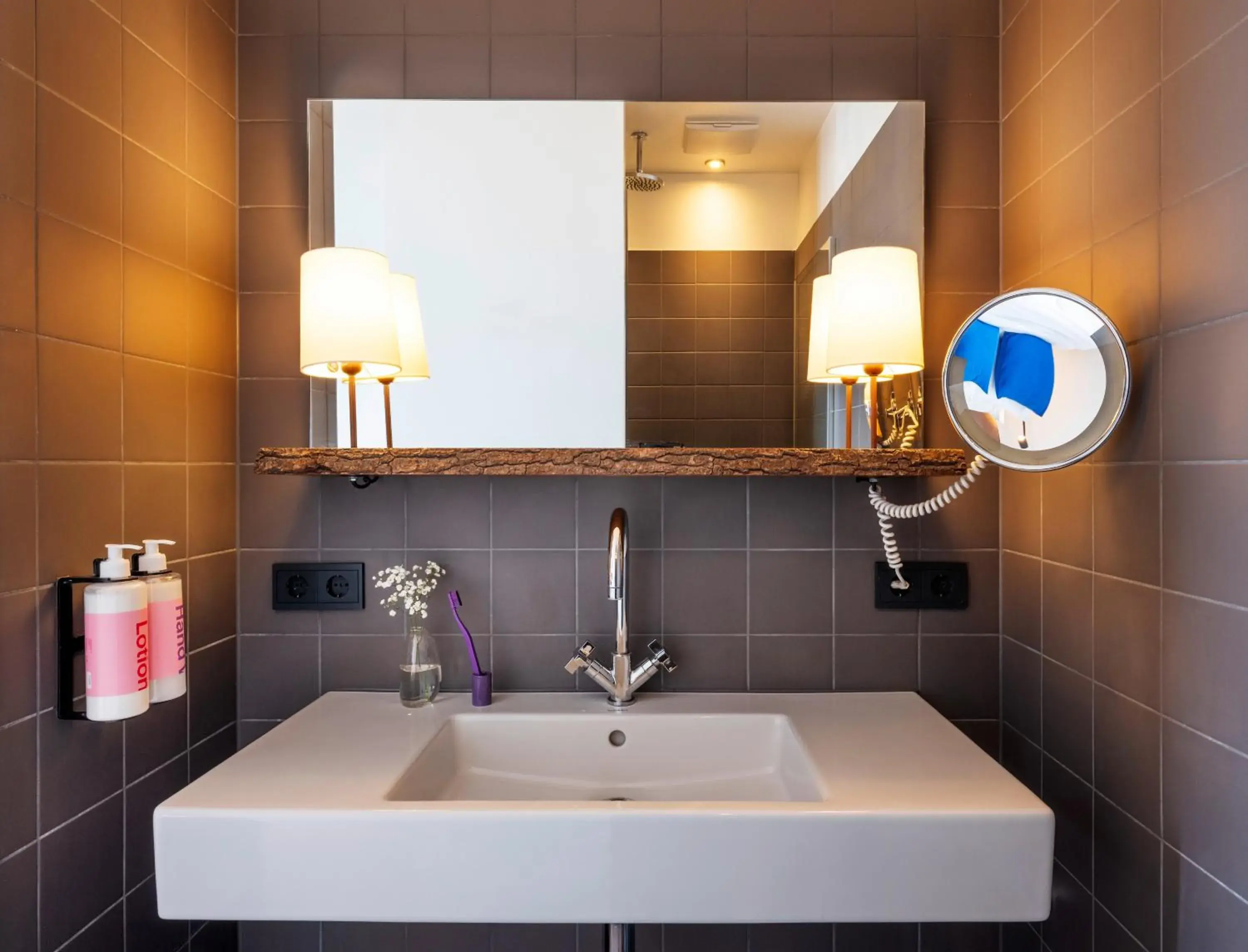 Bathroom in Numa Berlin Weinmeister Bathroom in Numa Berlin Weinmeister