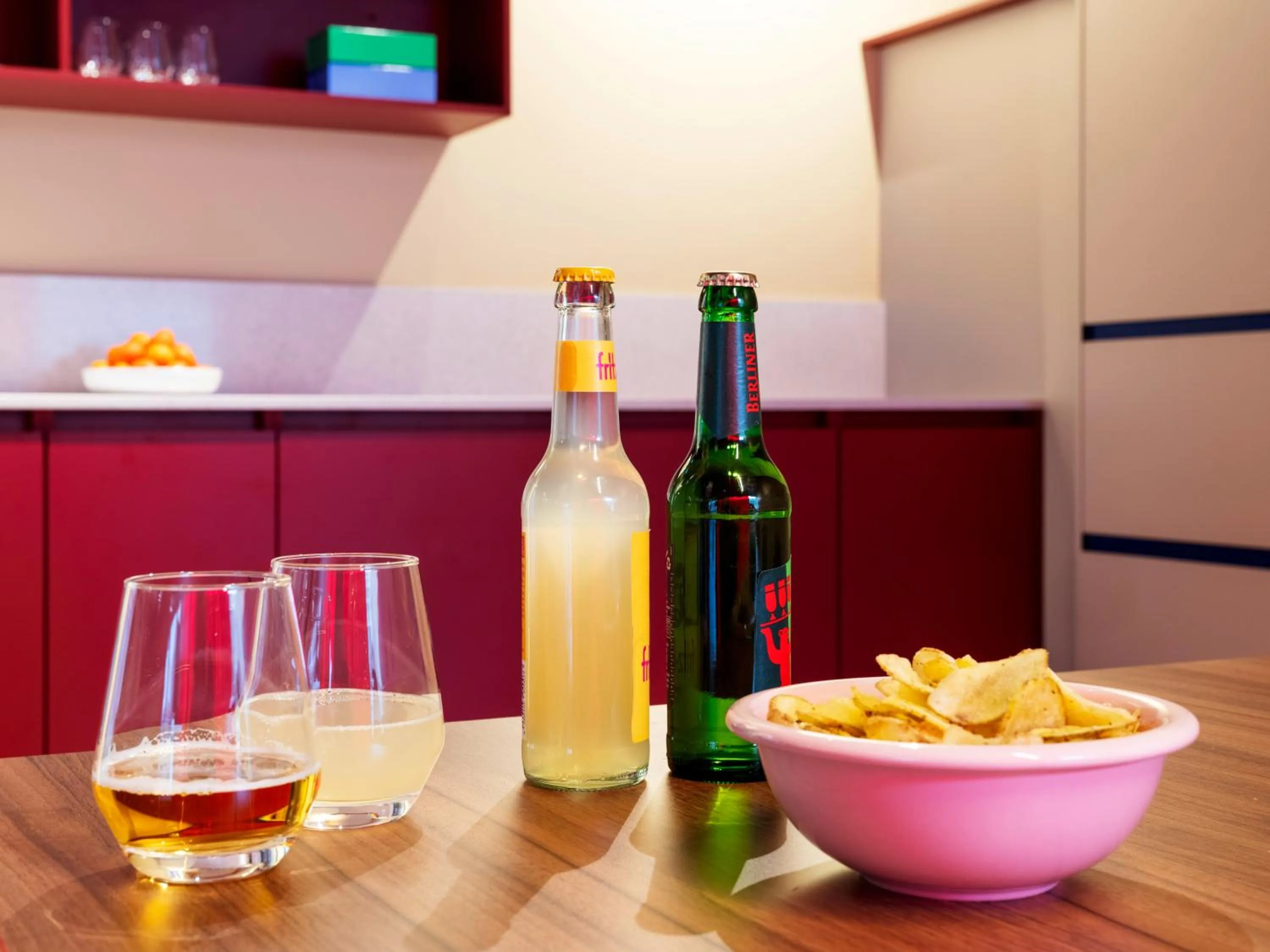 Communal kitchen in Numa Berlin Weinmeister