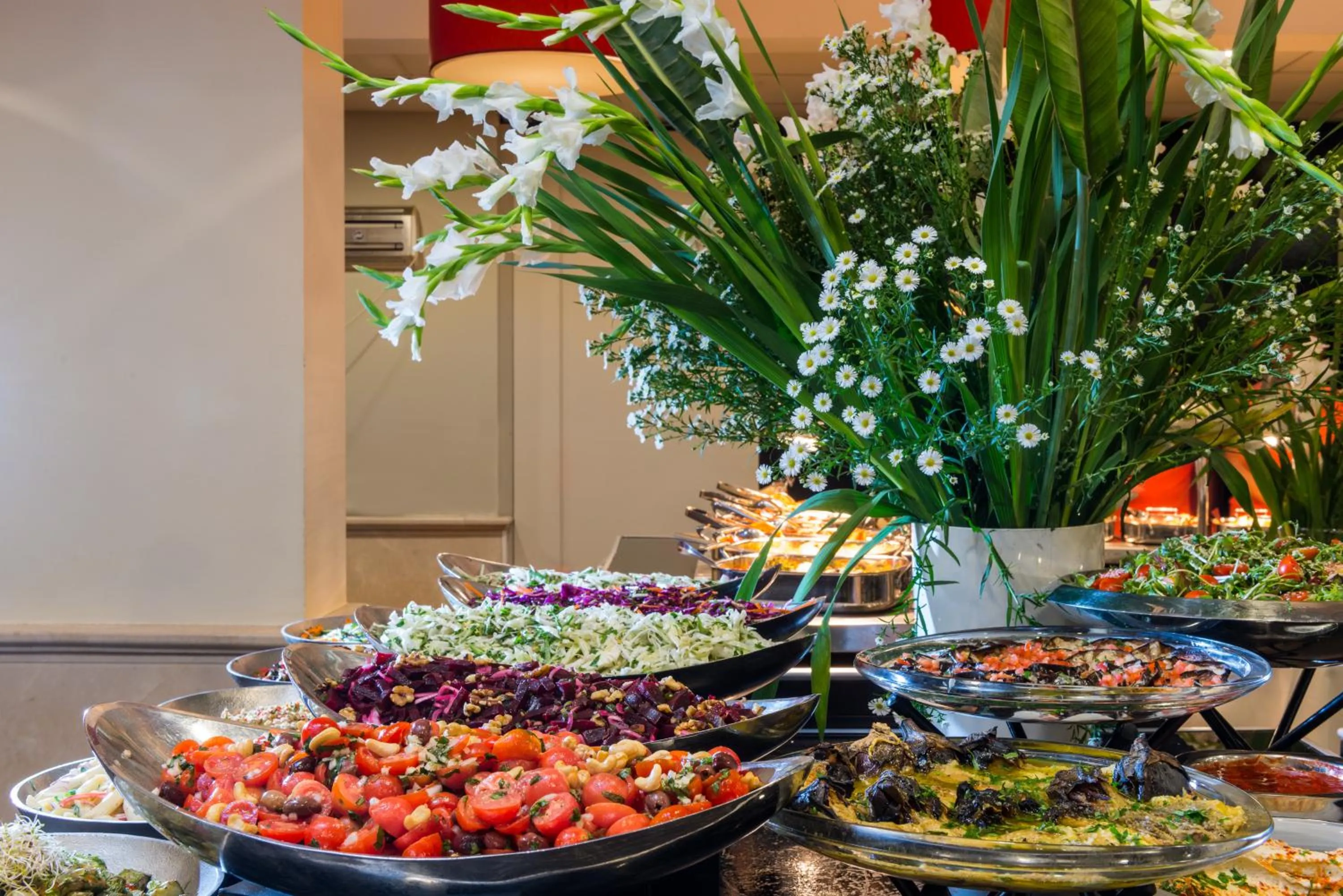 Restaurant/places to eat in Leonardo Beach Tel Aviv