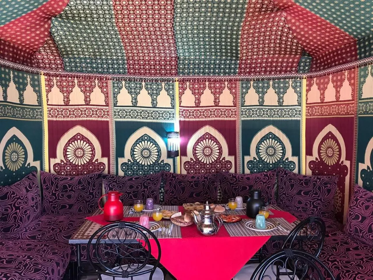 Patio in Hostel Amour d'auberge