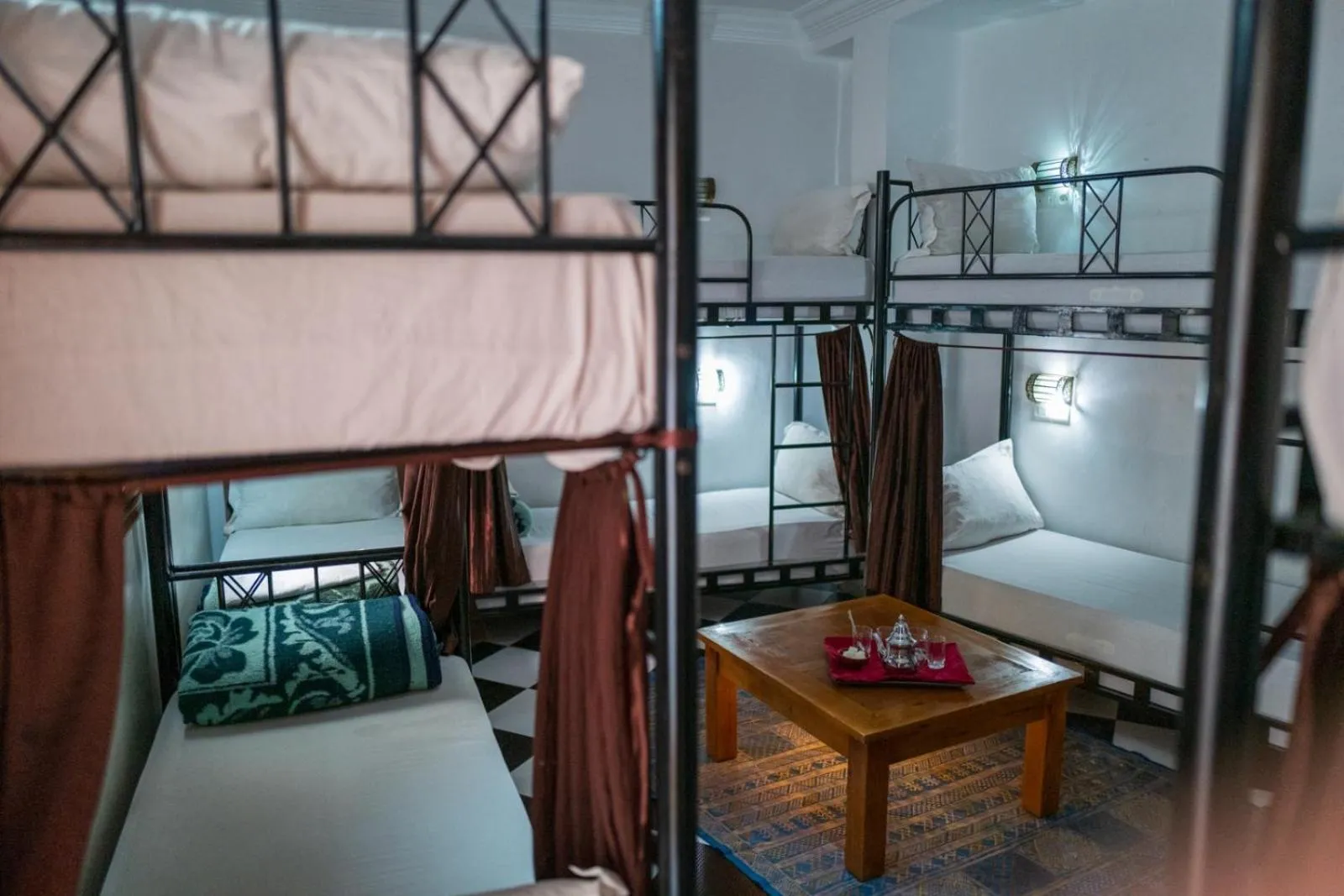 Property building, Bed in Hostel Amour d'auberge