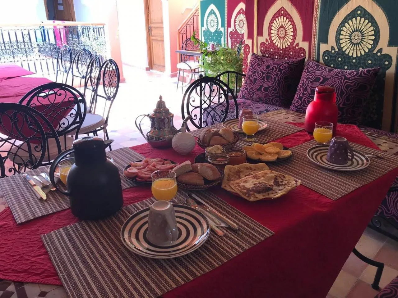 Patio in Hostel Amour d'auberge