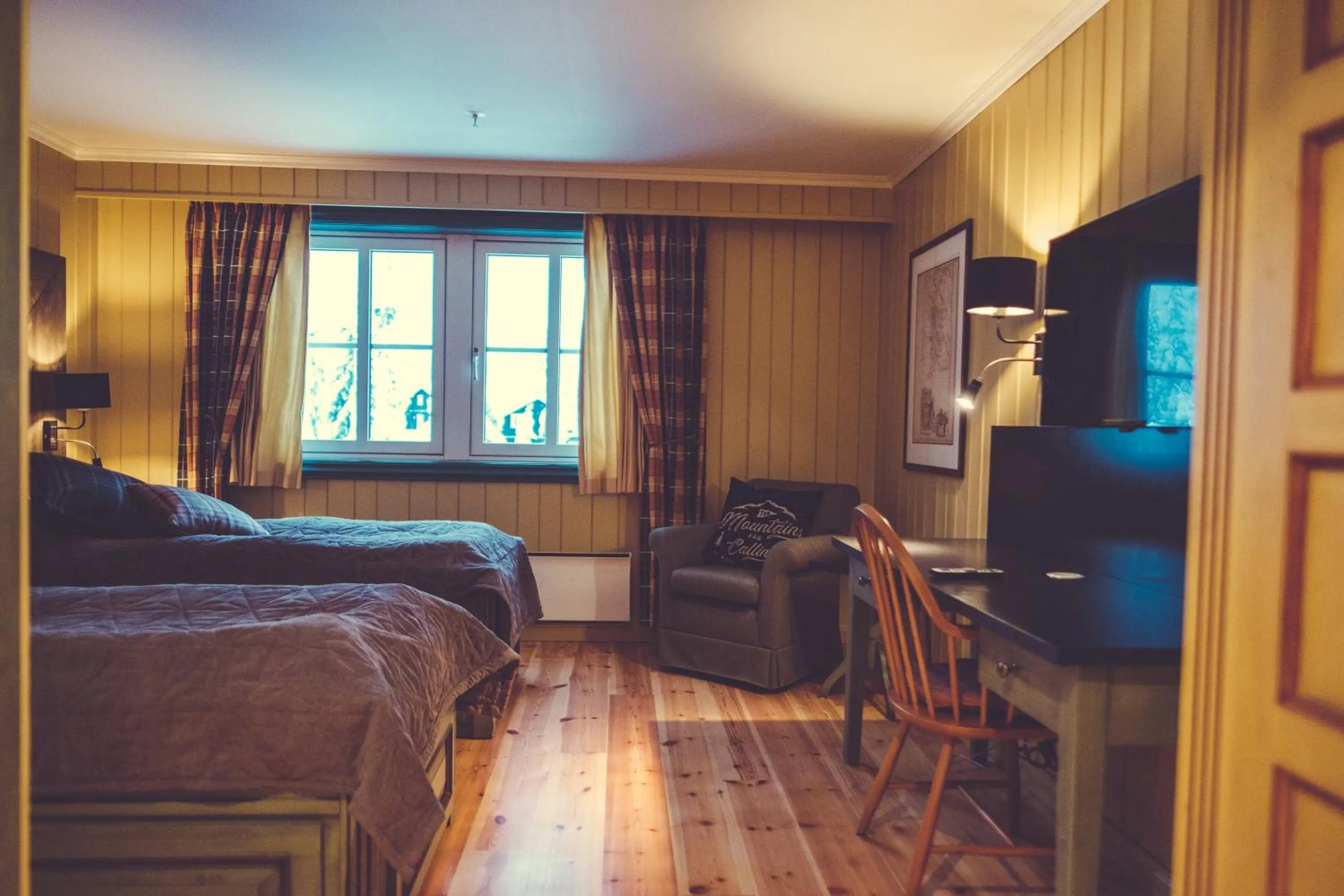 Photo of the whole room, Bed in Gudbrandsgard Hotel