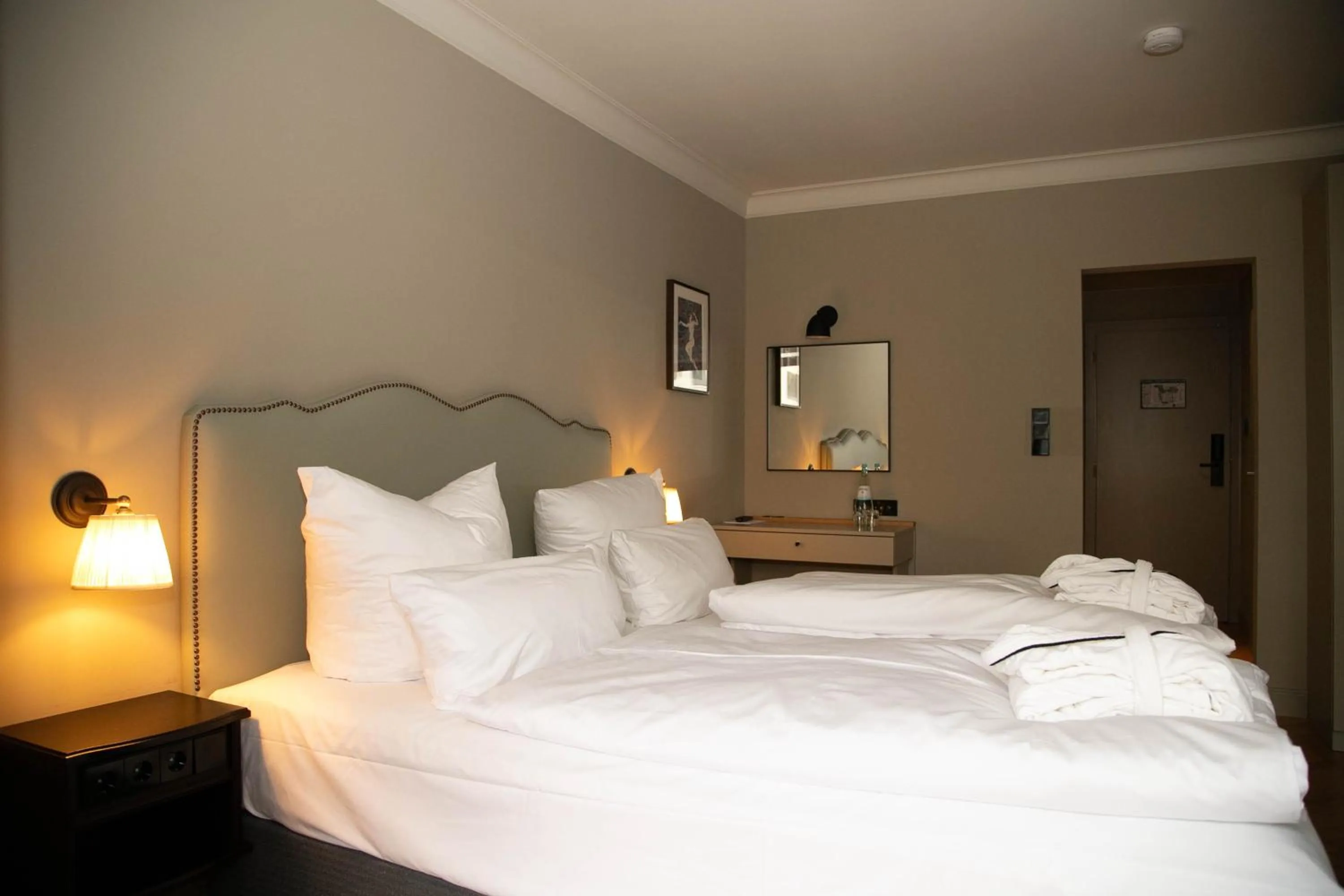 Bedroom, Bed in Mimosa Hotel