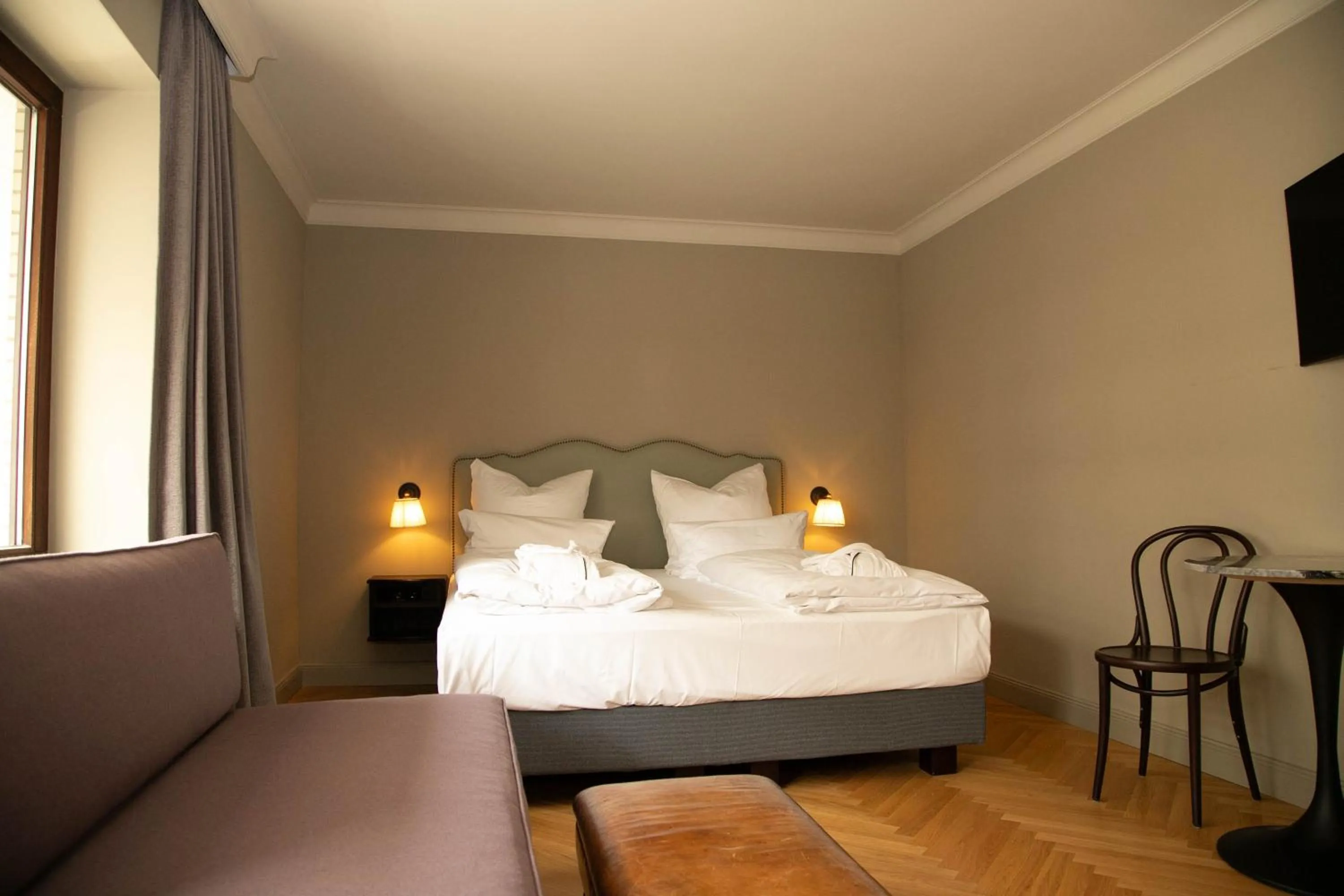 Photo of the whole room, Bed in Mimosa Hotel