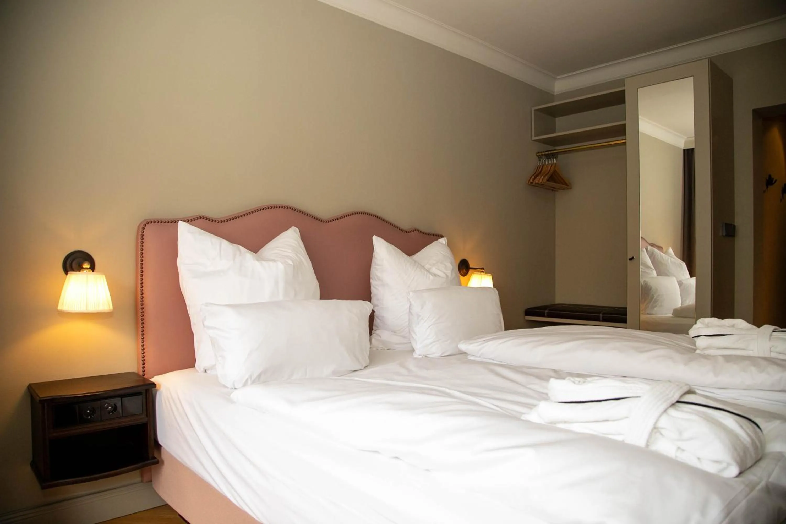 Bedroom, Bed in Mimosa Hotel