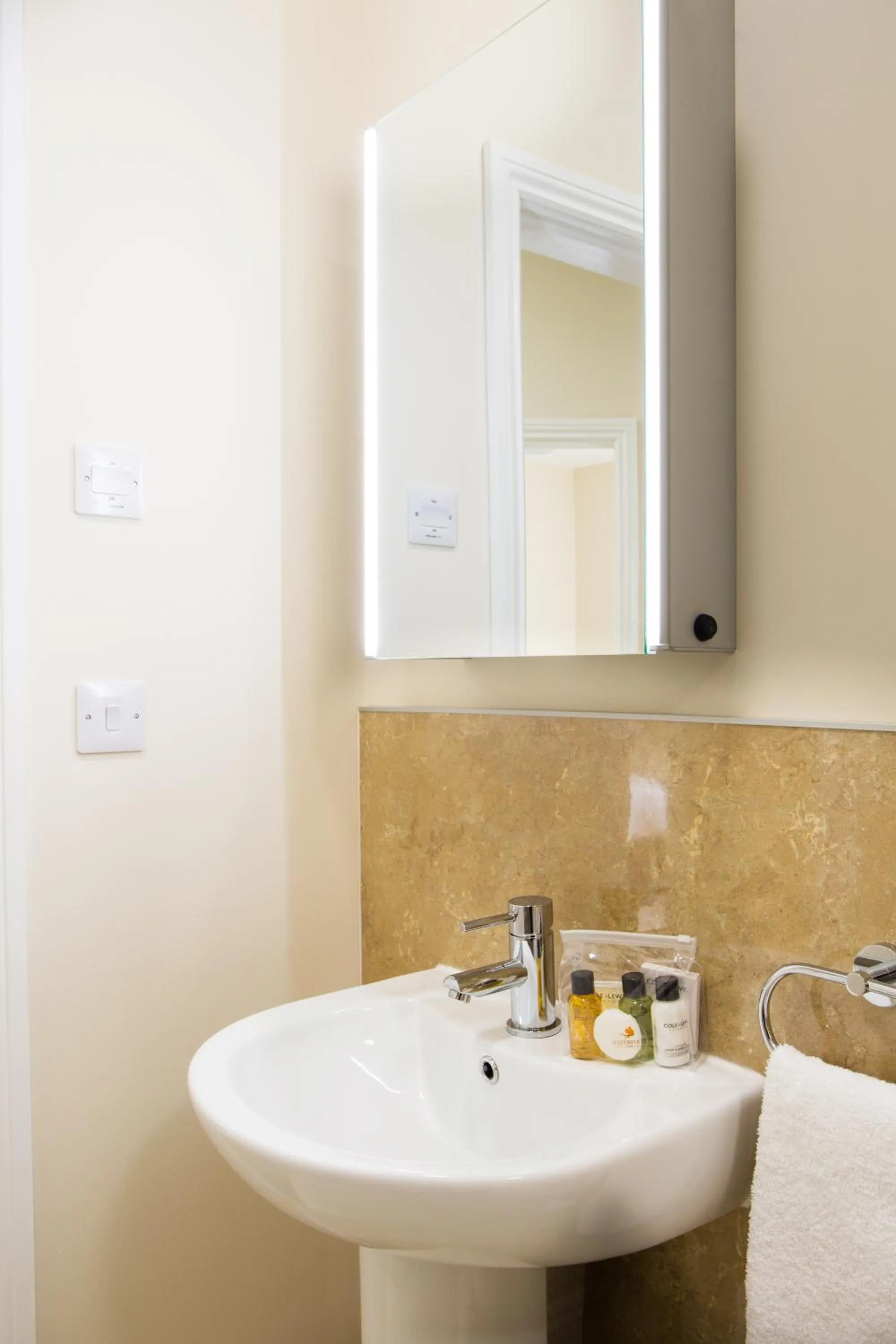 Shower in Waterfoot Park