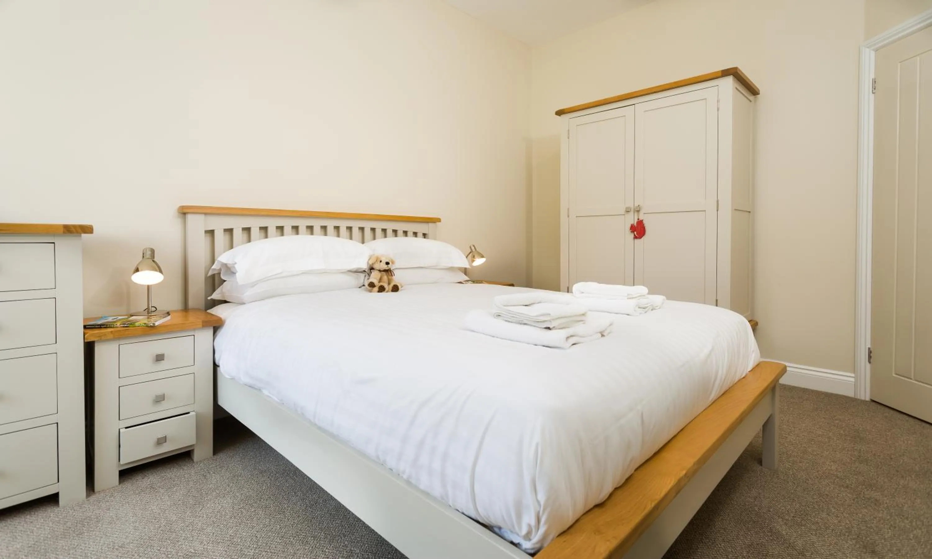 Bedroom, Bed in Waterfoot Park