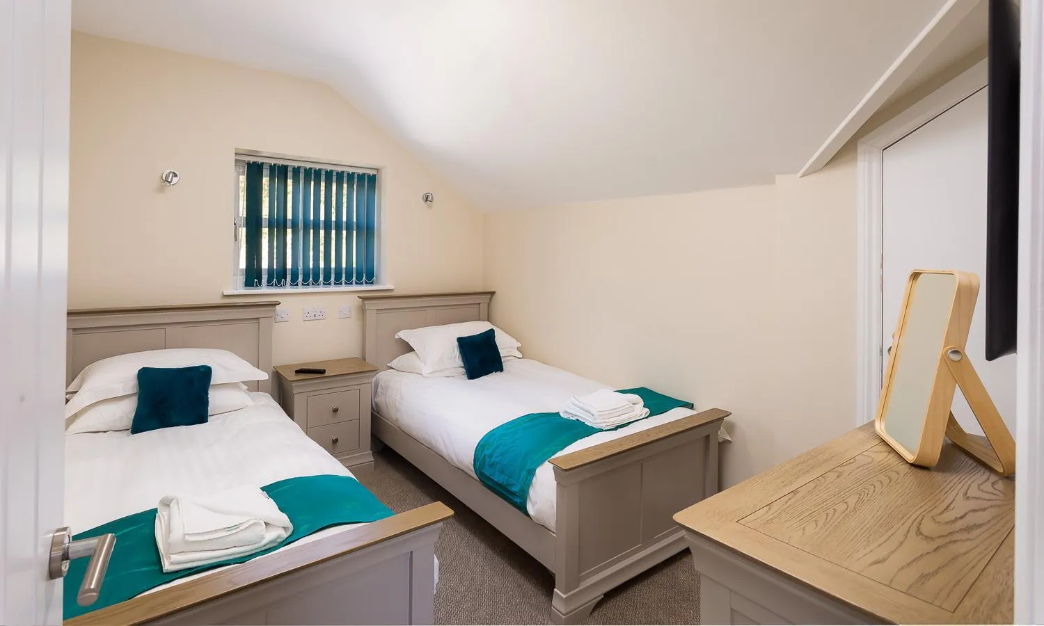 Bedroom, Bed in Waterfoot Park