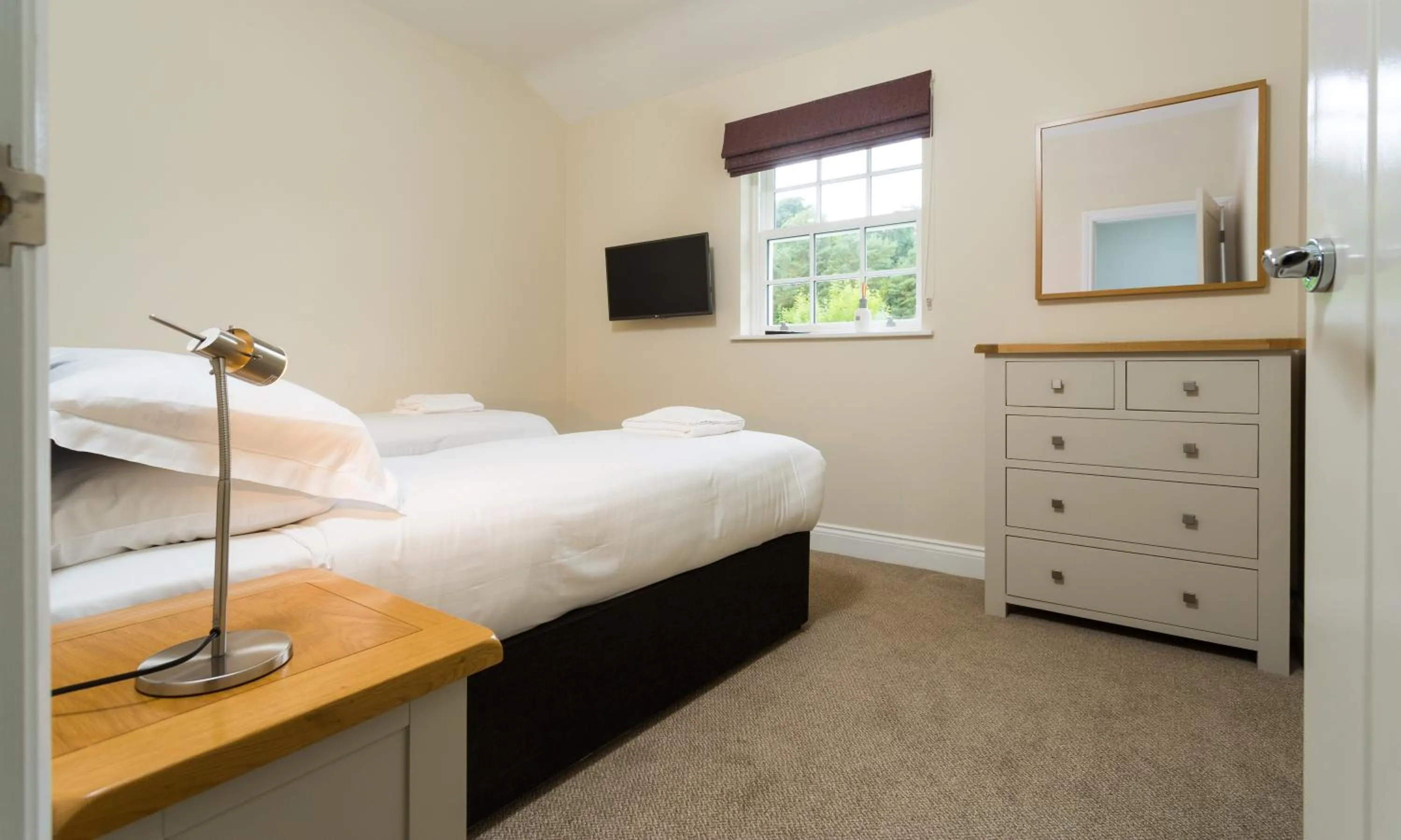 Bedroom, Bed in Waterfoot Park