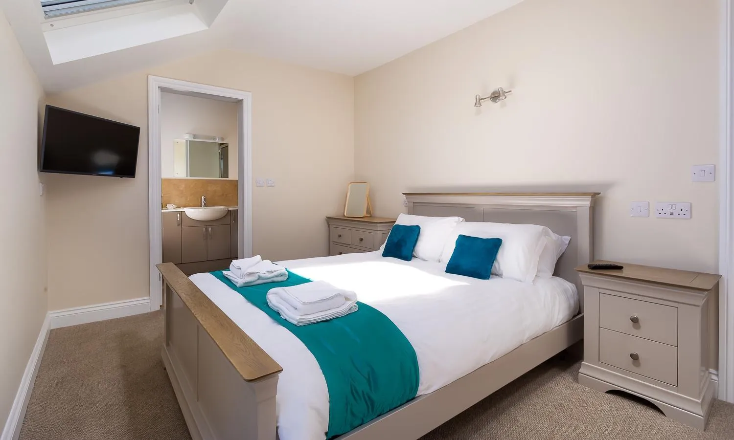 Bedroom, Bed in Waterfoot Park