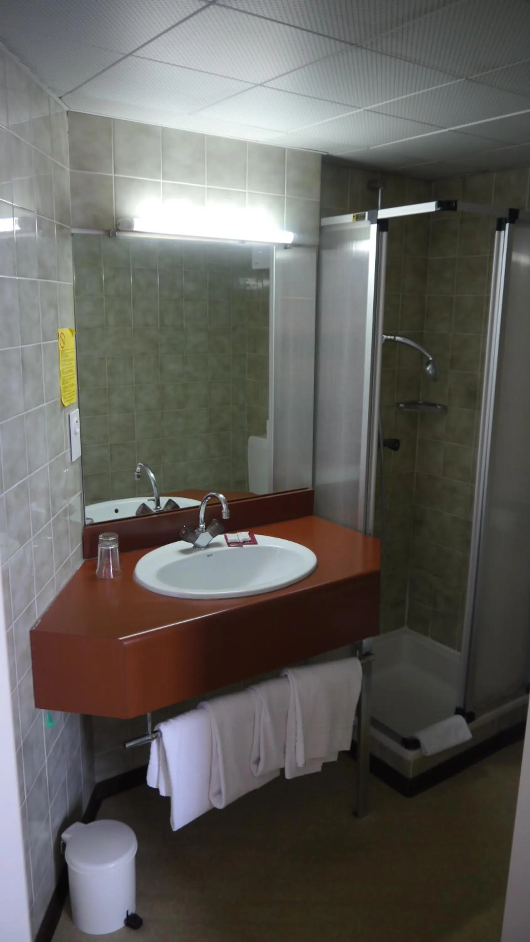 Bathroom in Hôtel Royal