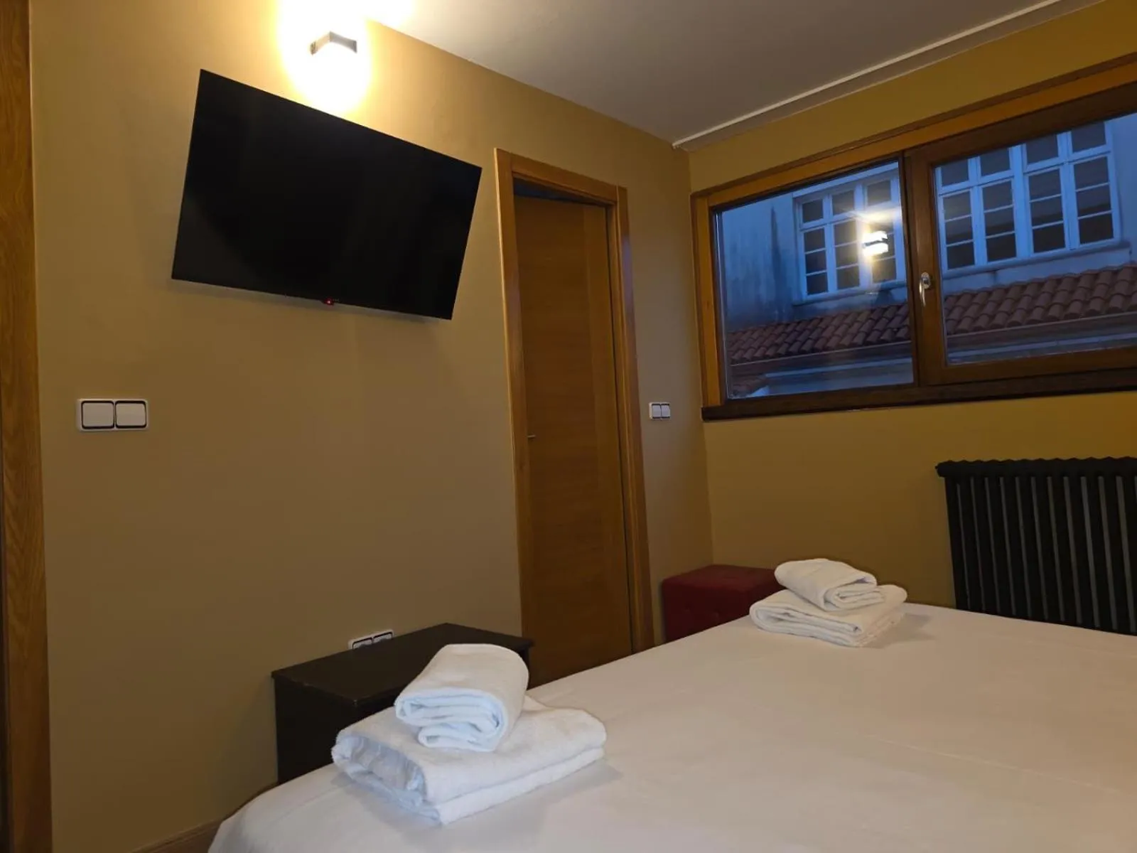 TV and multimedia, Bed in Hotel Santa Catalina by Bossh Hotels!
