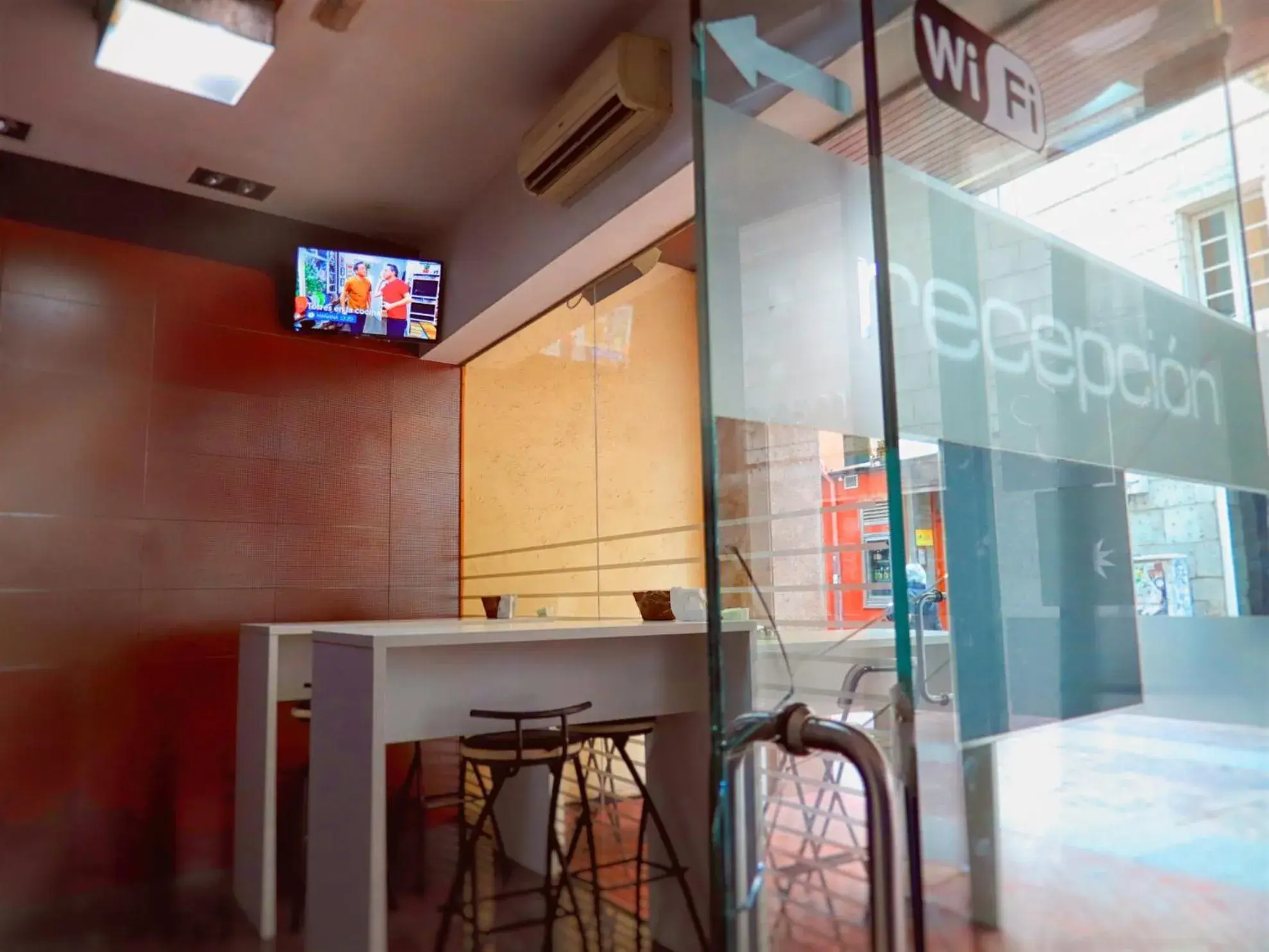 Lounge or bar in Hotel Santa Catalina by Bossh Hotels! Lounge or bar in Hotel Santa Catalina by Bossh Hotels!