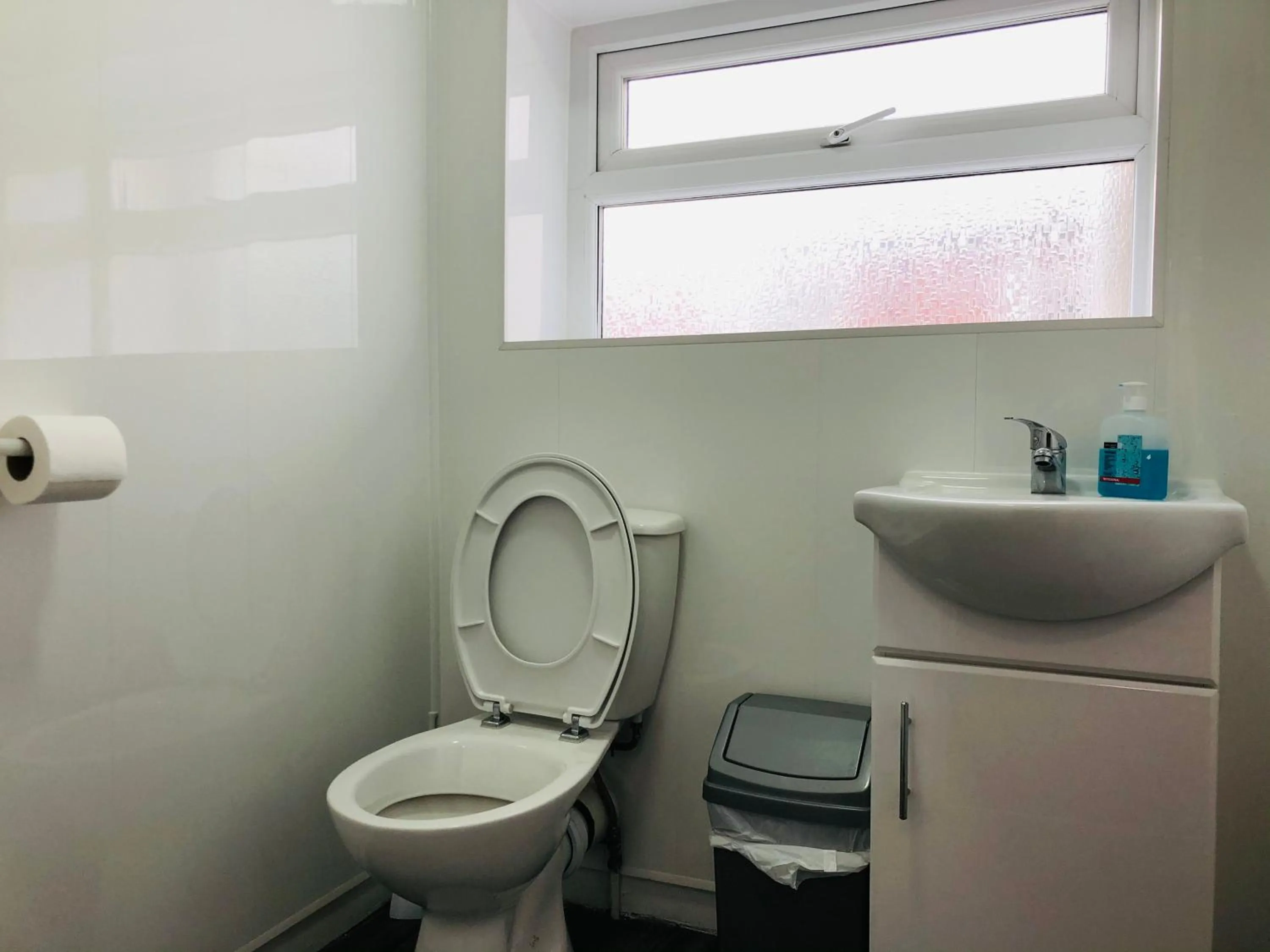 Toilet in Windsor Park Hotel