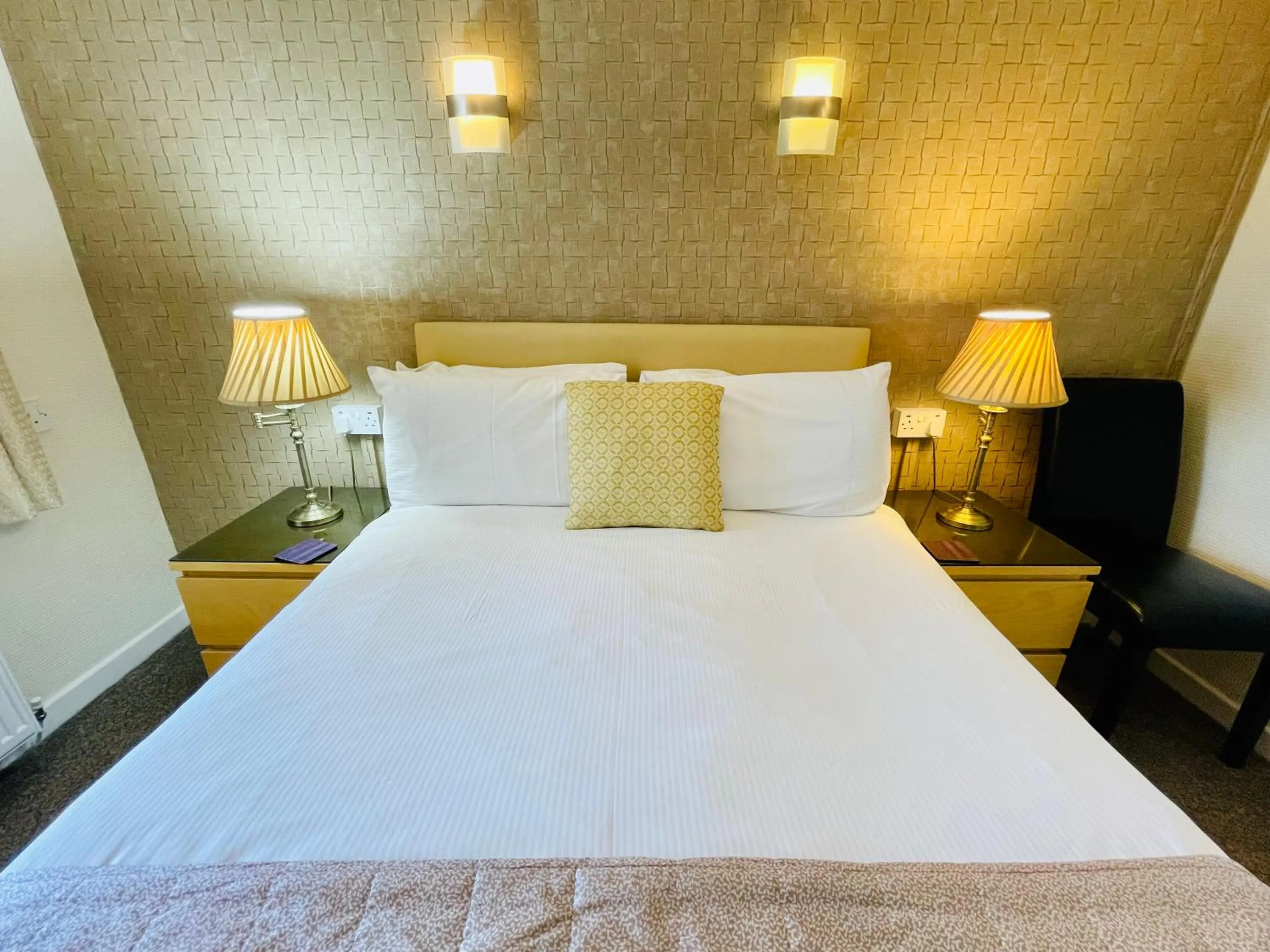 Bed in Windsor Park Hotel