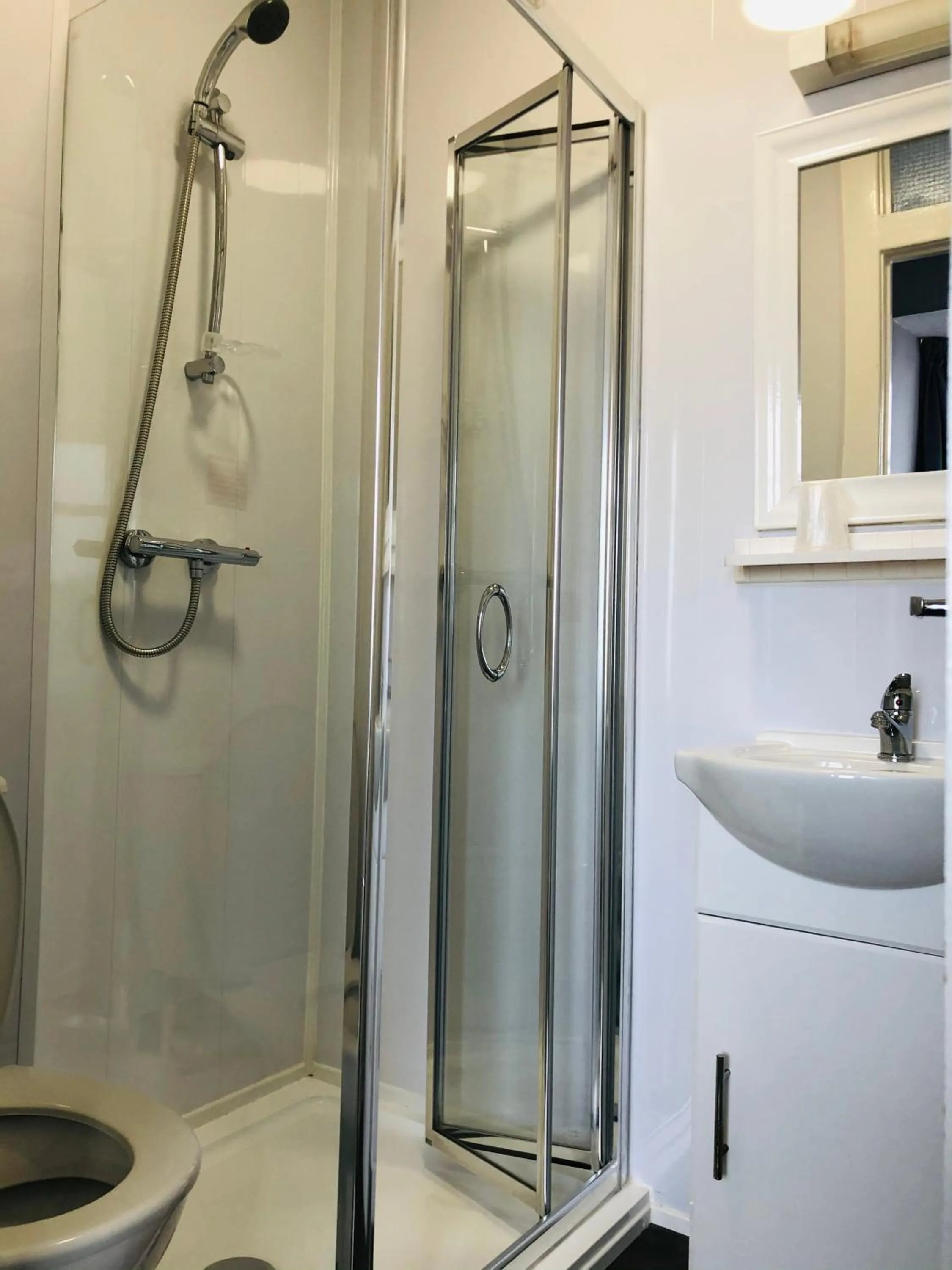 Bathroom in Windsor Park Hotel