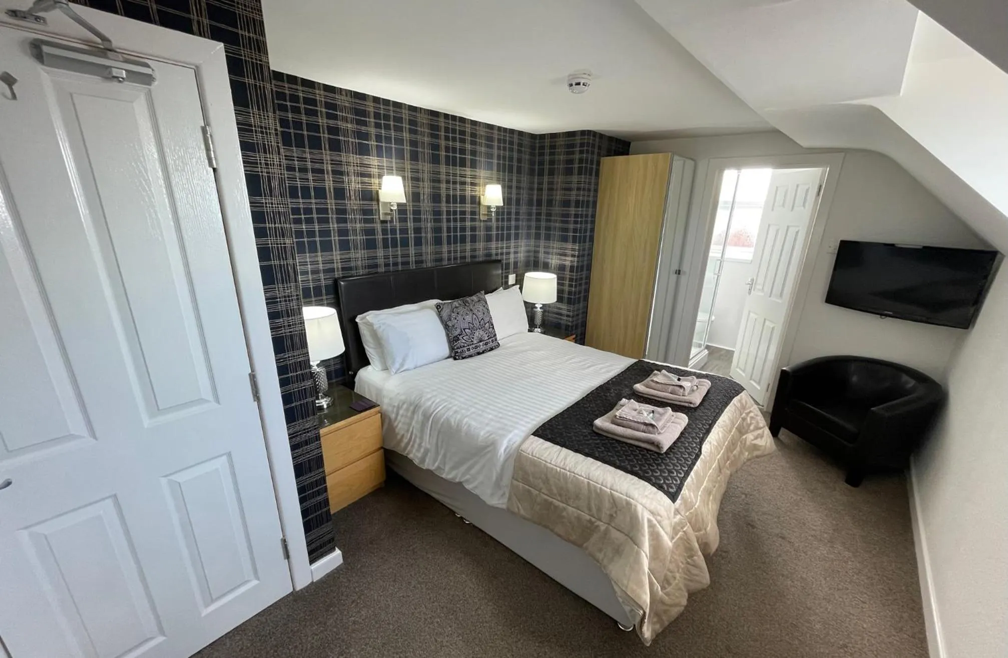 TV and multimedia, Bed in Windsor Park Hotel