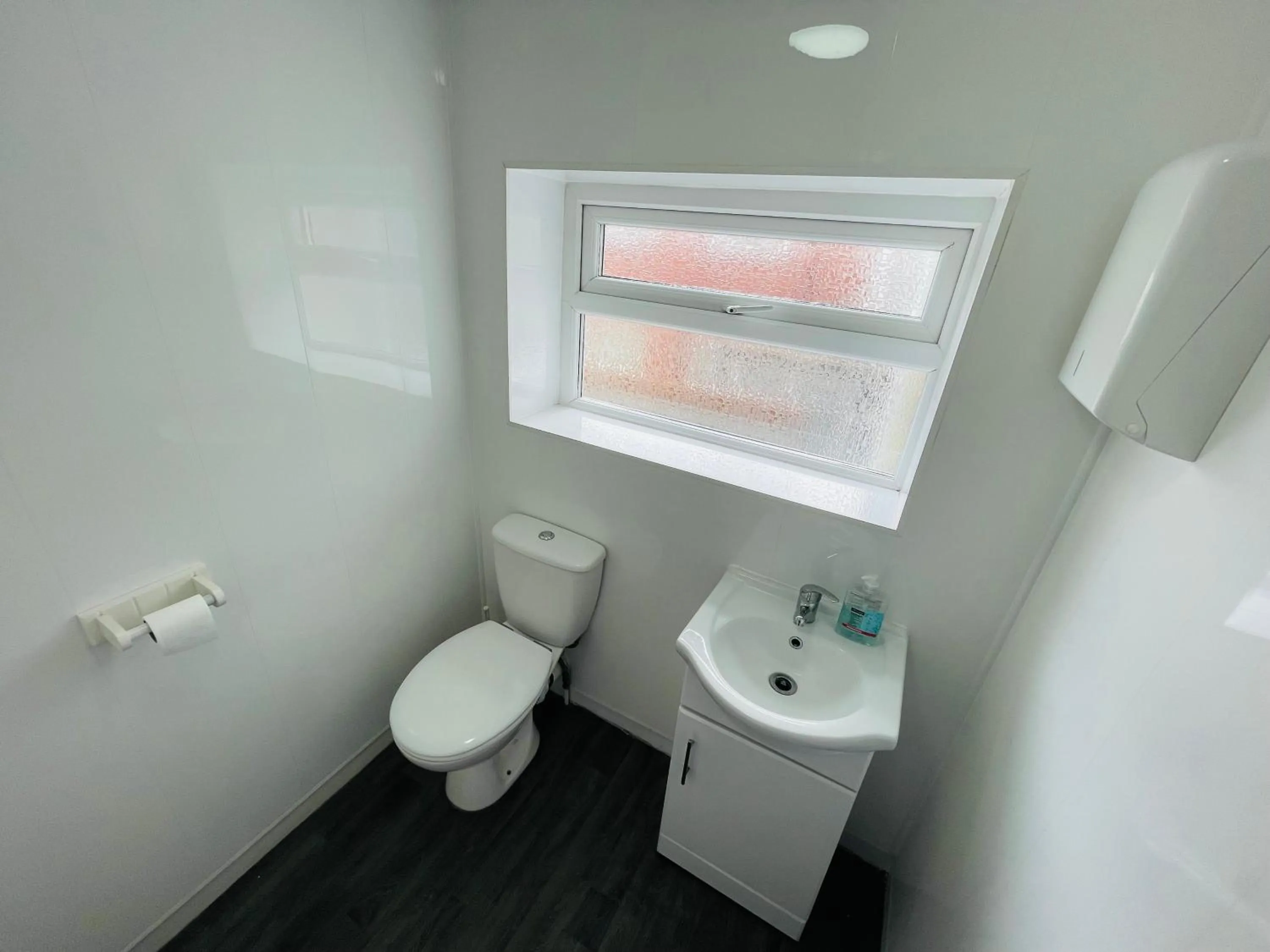 Toilet in Windsor Park Hotel