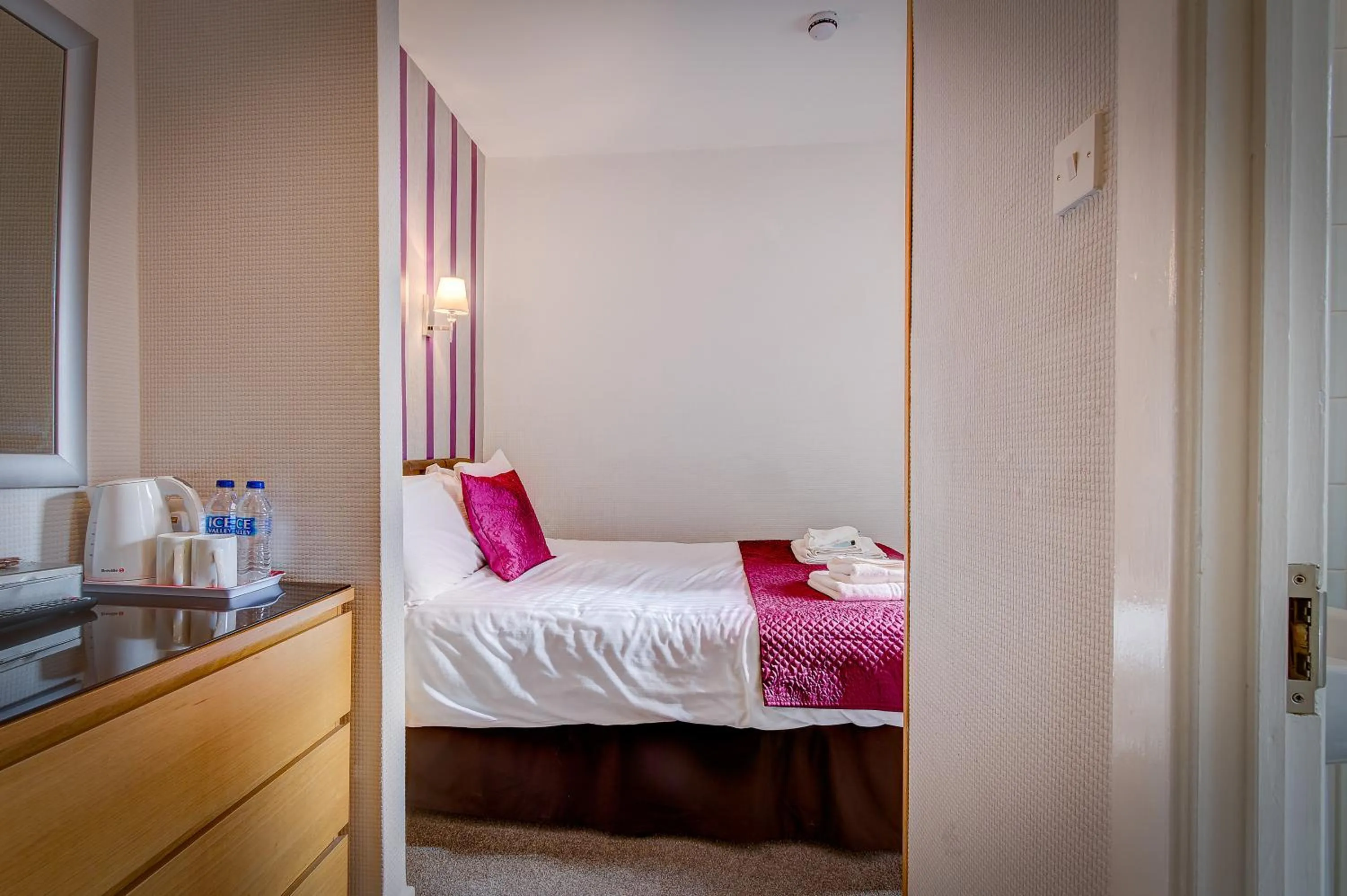 TV and multimedia, Bed in Windsor Park Hotel