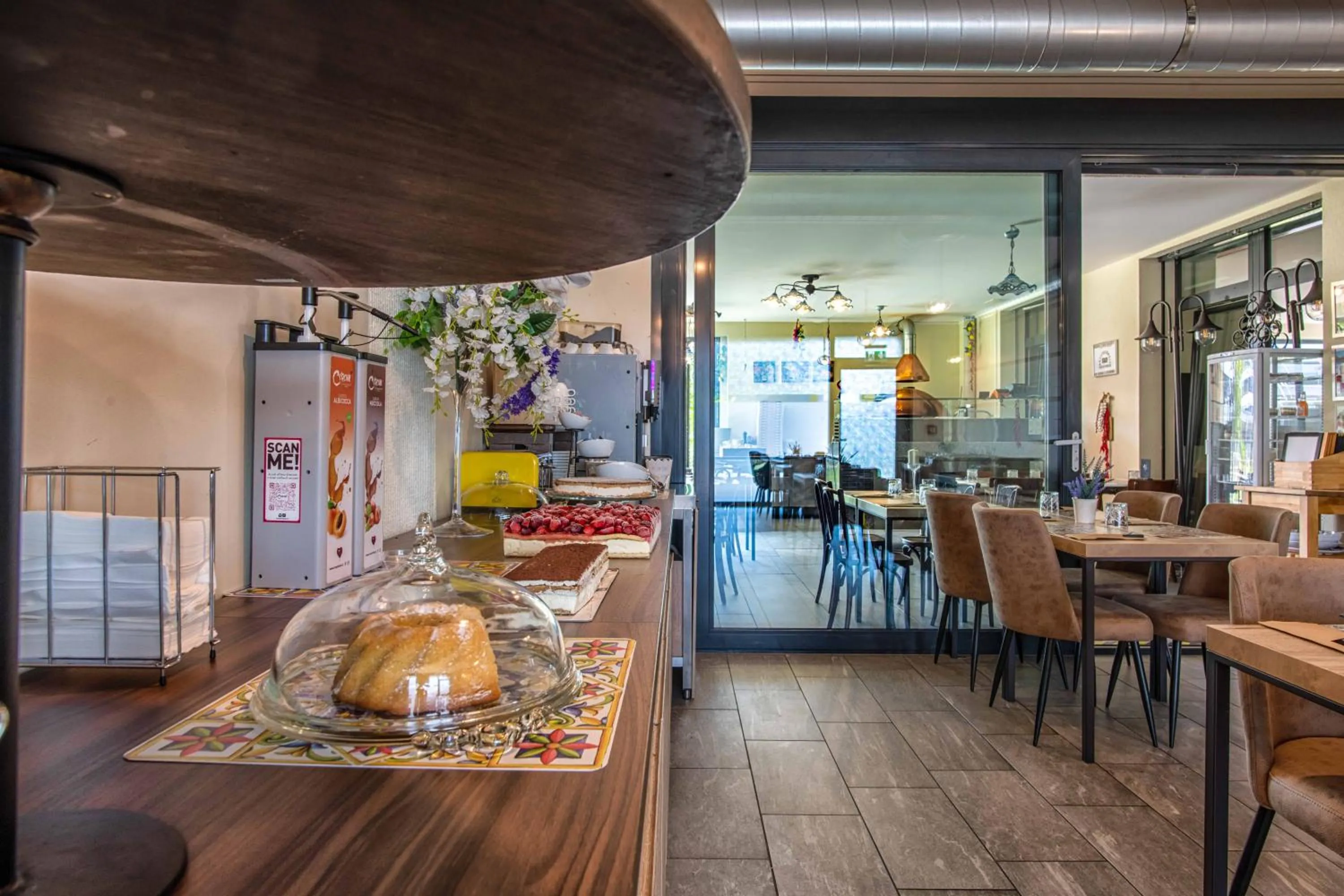 Restaurant/places to eat in Hotel Residence Loren - contact & contactless check-in