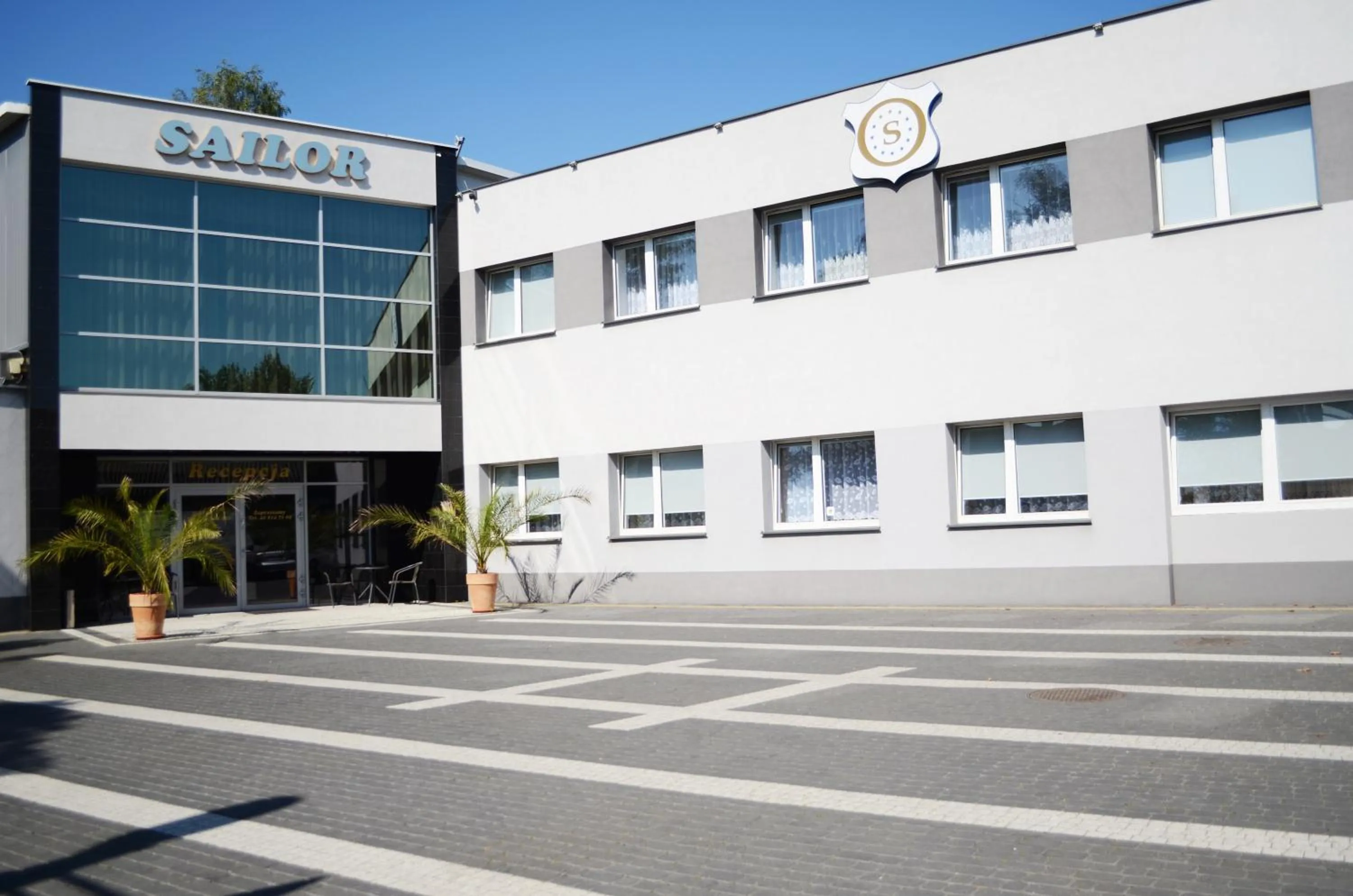 Facade/entrance in Willa Sailor Pabianice